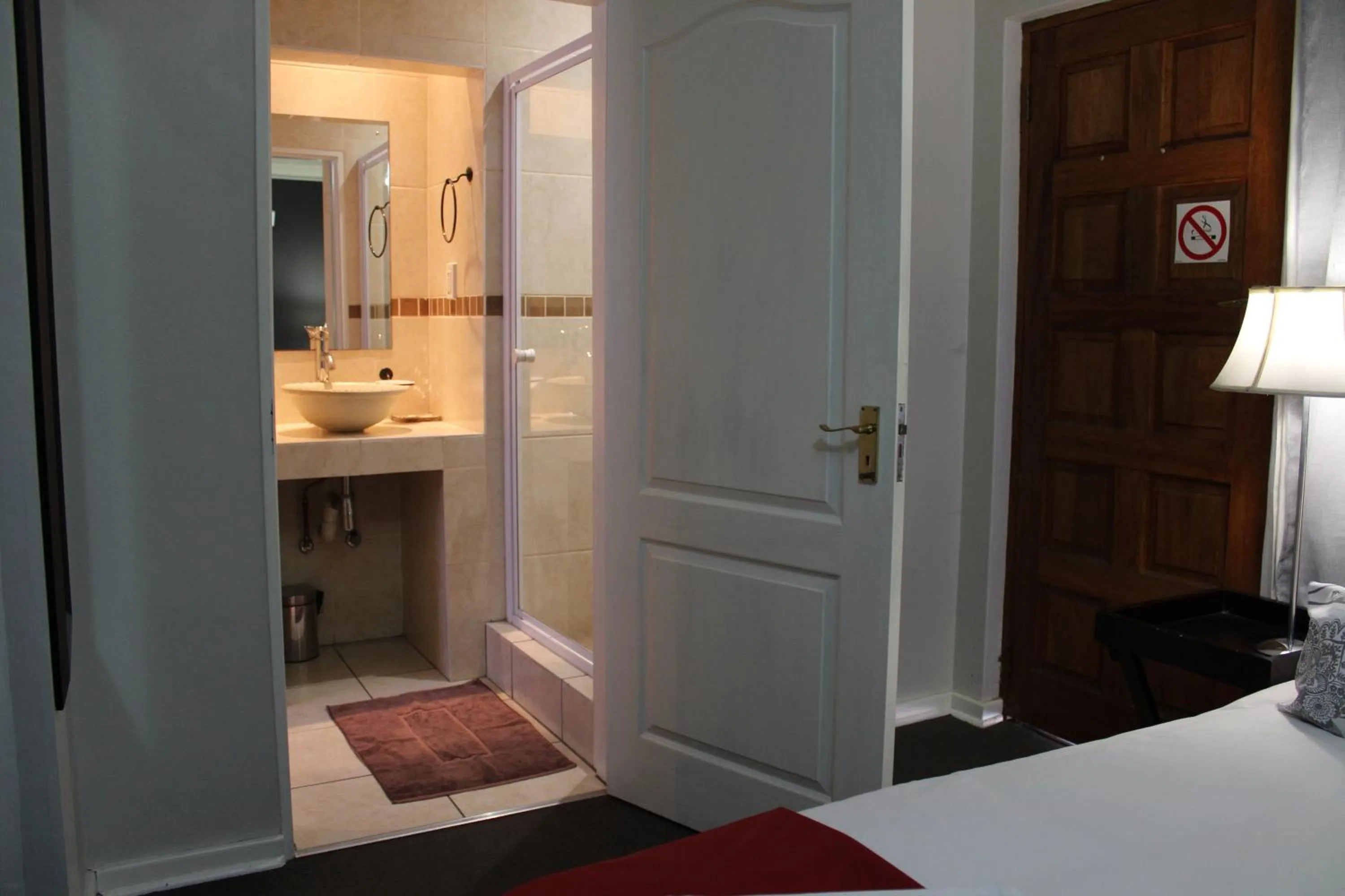 Bathroom, Bed in 3 Liebeloft Guest House