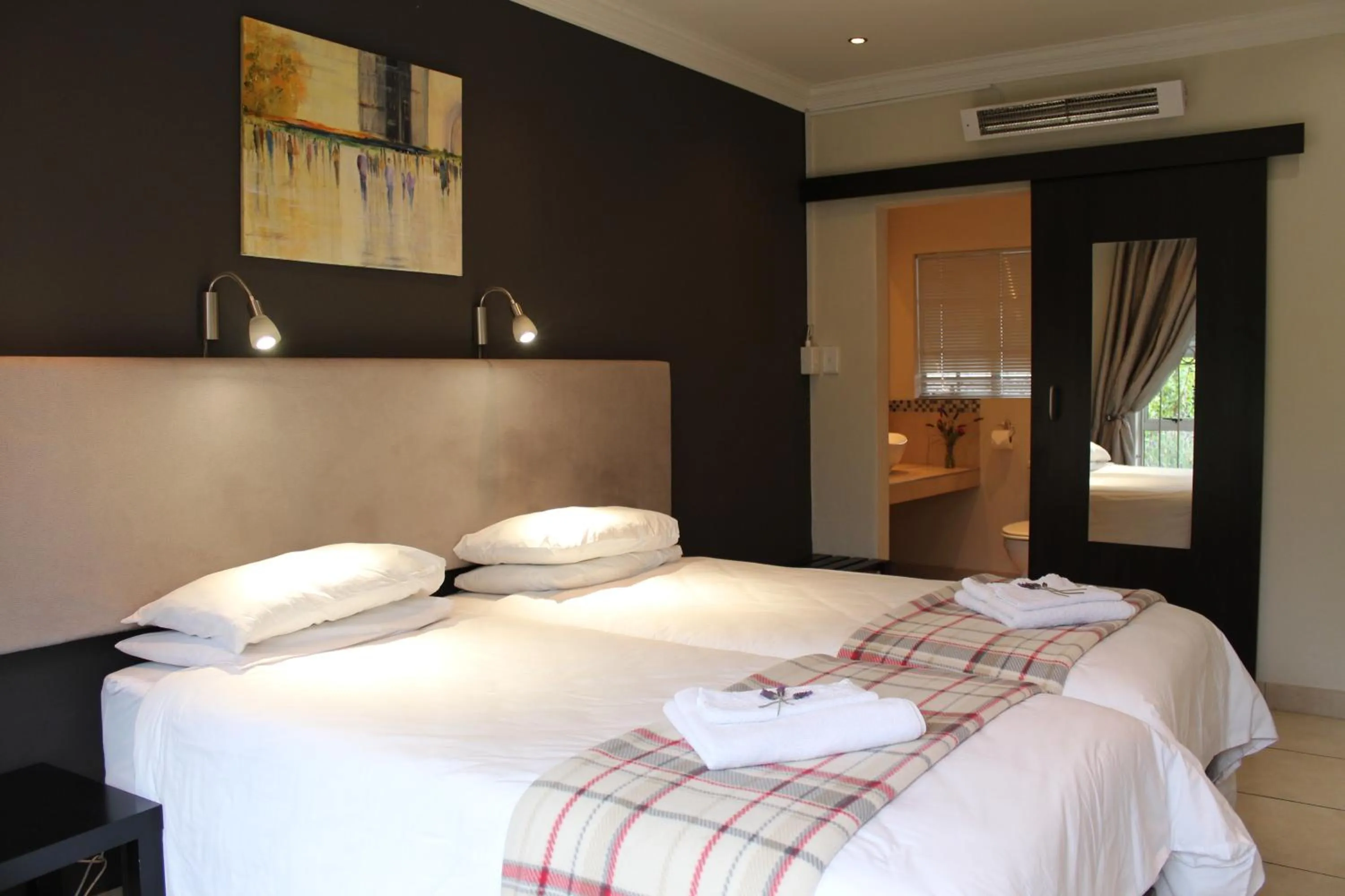 Photo of the whole room, Bed in 3 Liebeloft Guest House