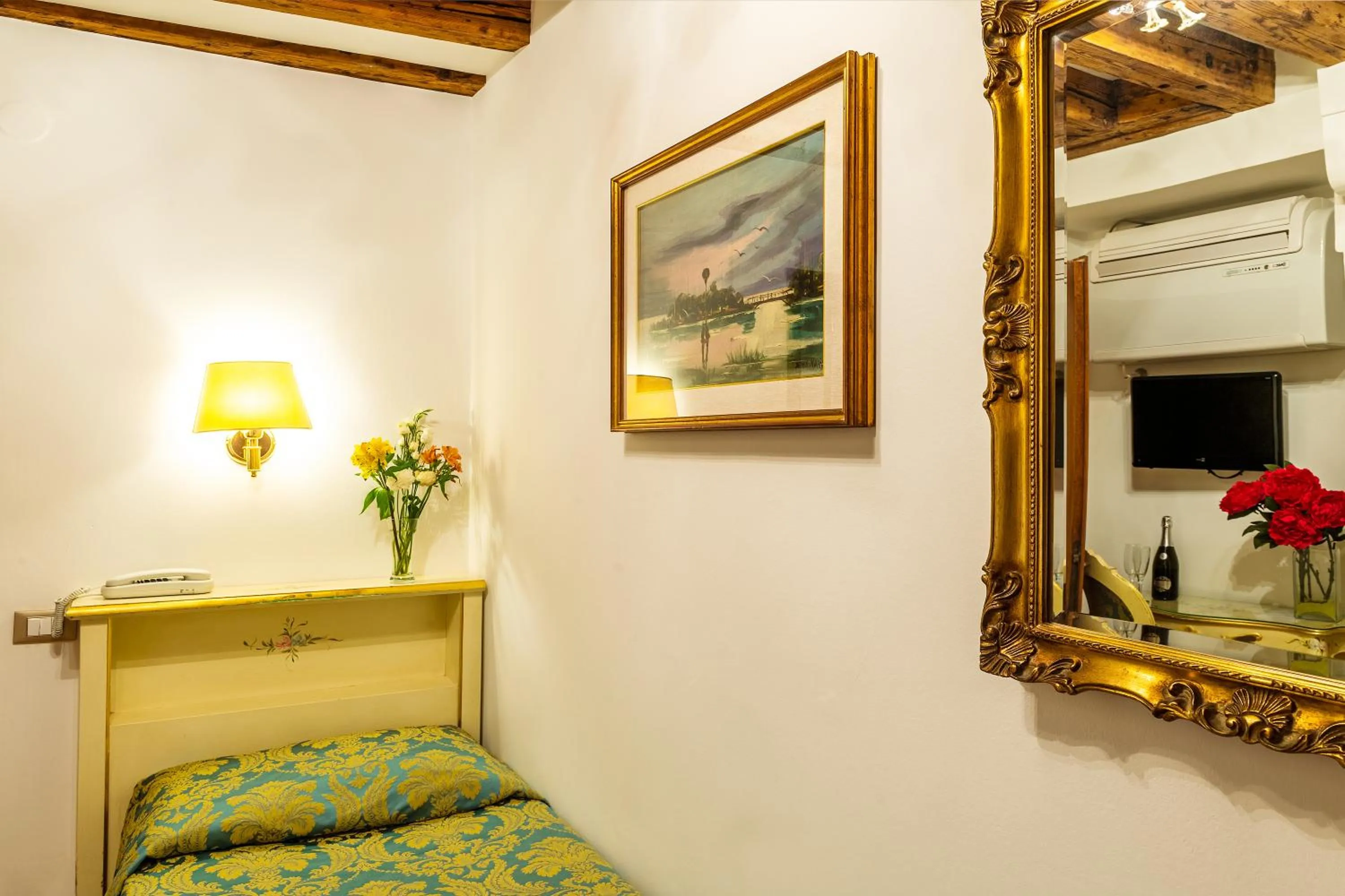 Bedroom in Hotel Al Vagon