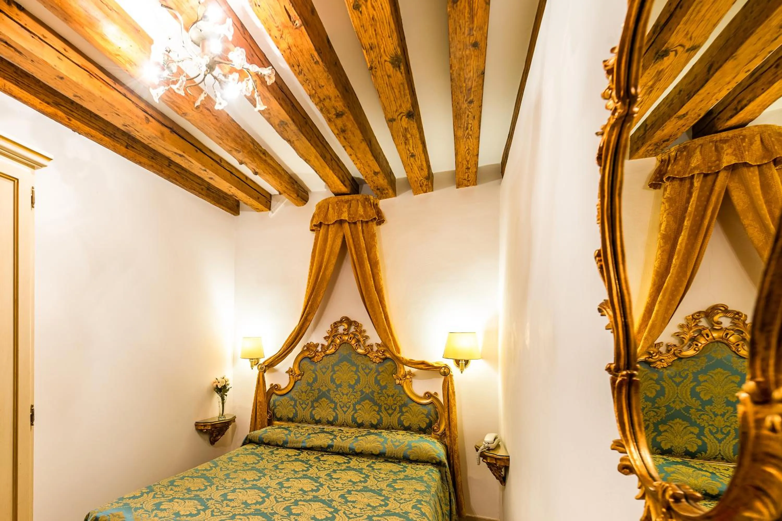 Bed in Hotel Al Vagon