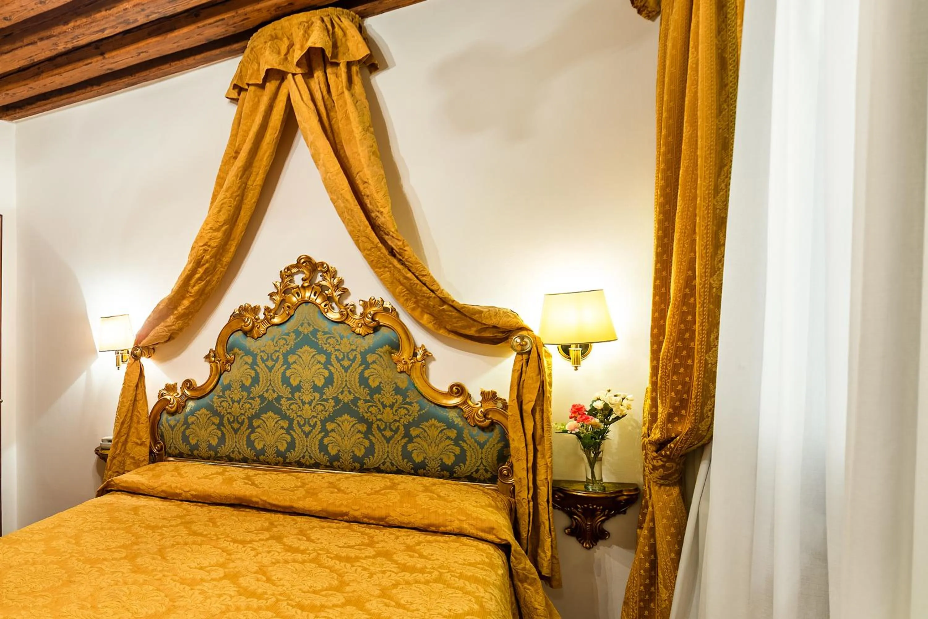 Bedroom, Bed in Hotel Al Vagon