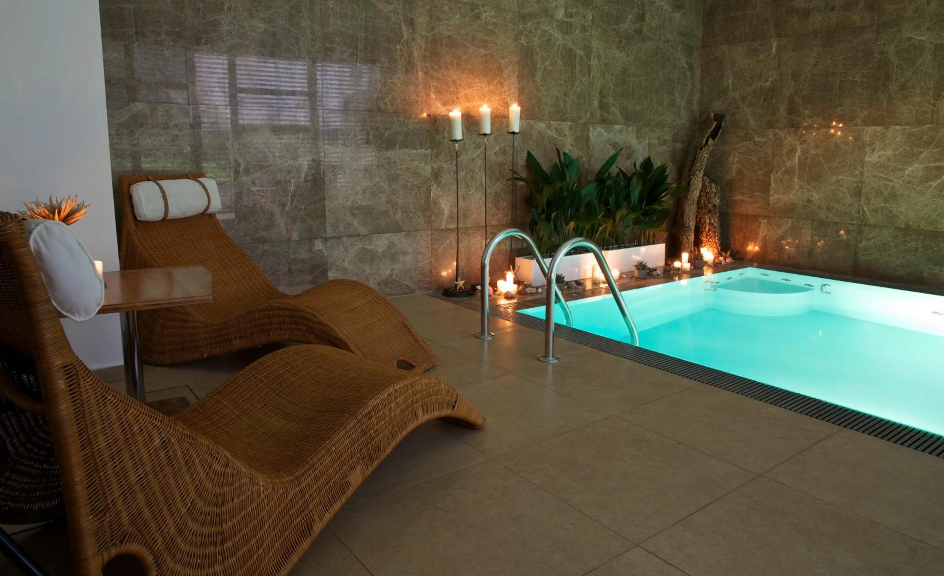 Swimming pool in Mama's Design & Boutique Hotel