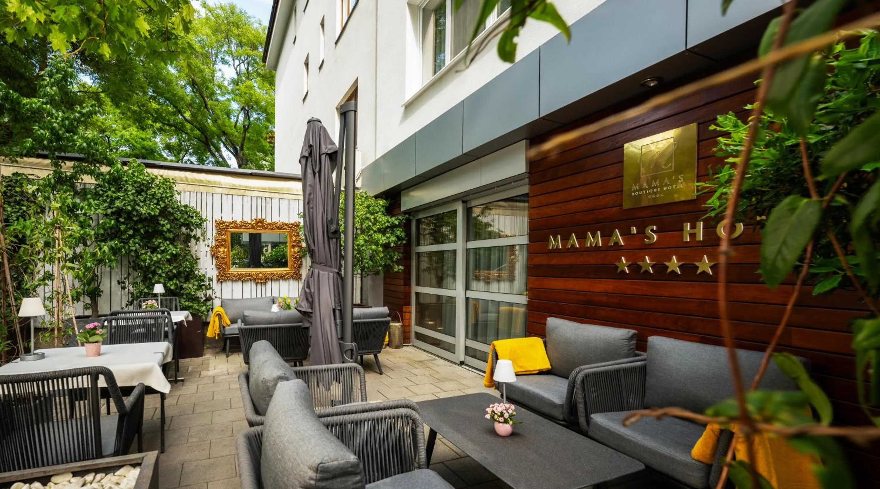 Property building in Mama's Design & Boutique Hotel