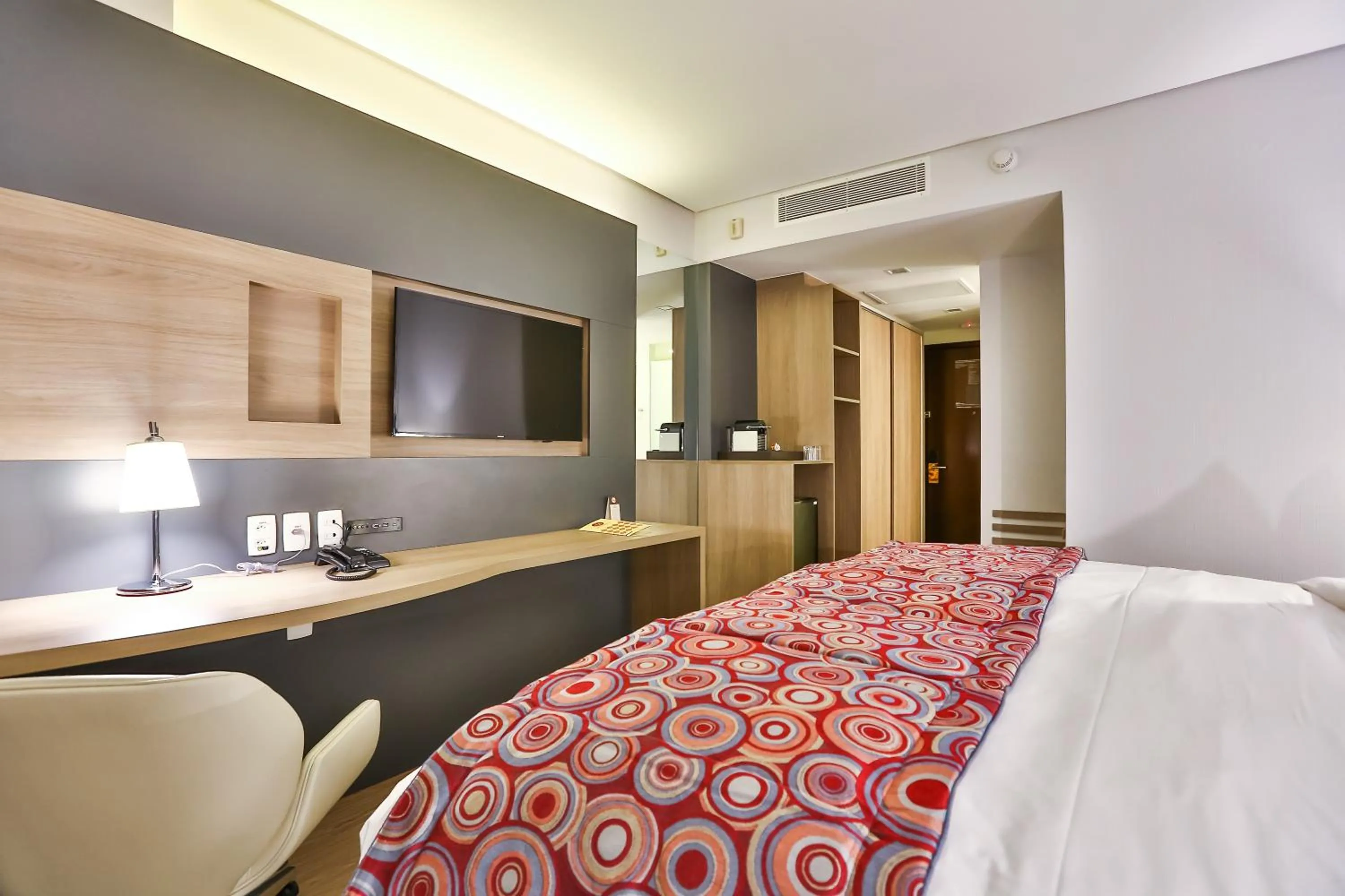 TV and multimedia, Bed in Hilton Garden Inn Santo Andre