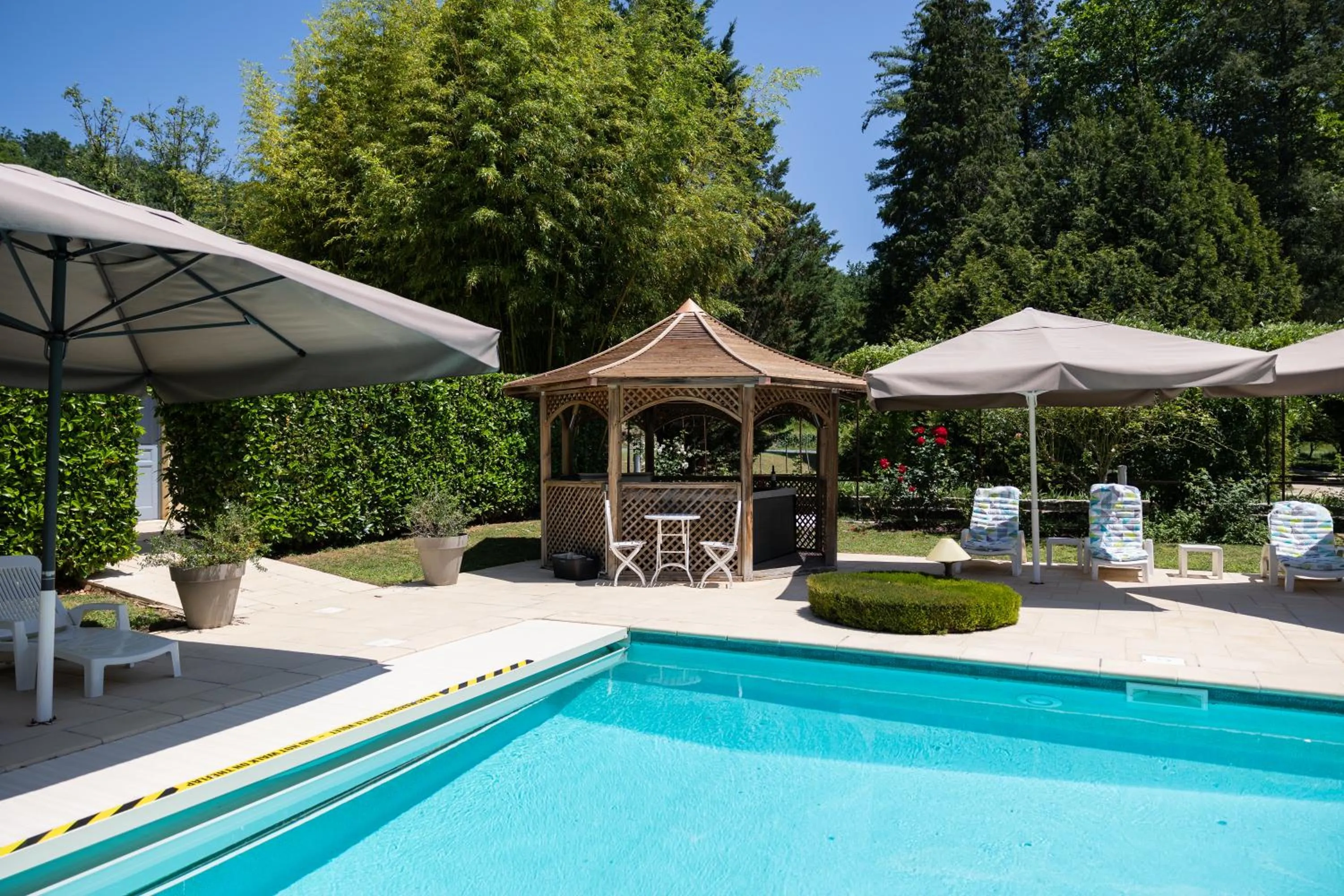 Swimming pool in Le Moulin de Mitou