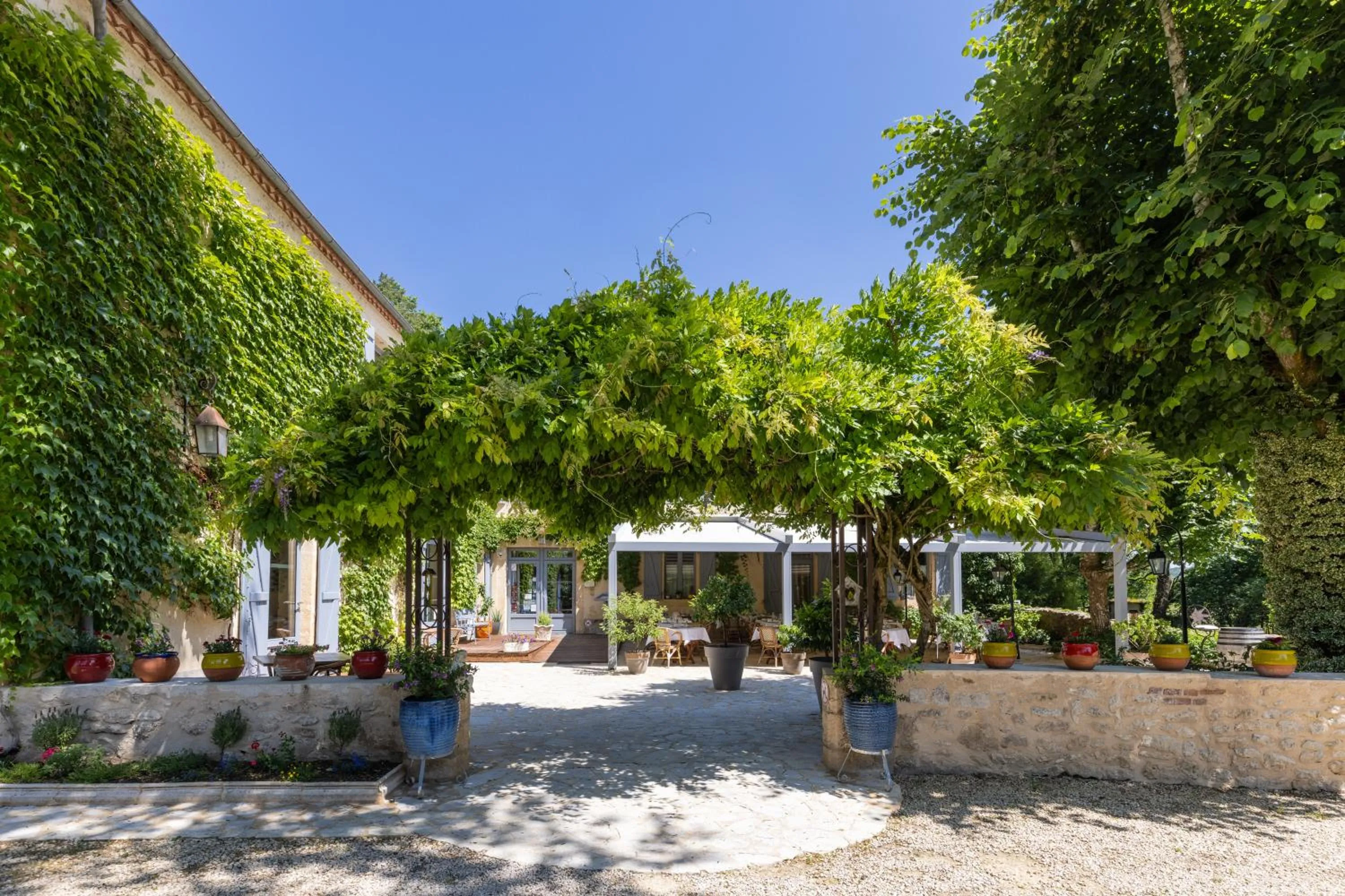 Property building in Le Moulin de Mitou