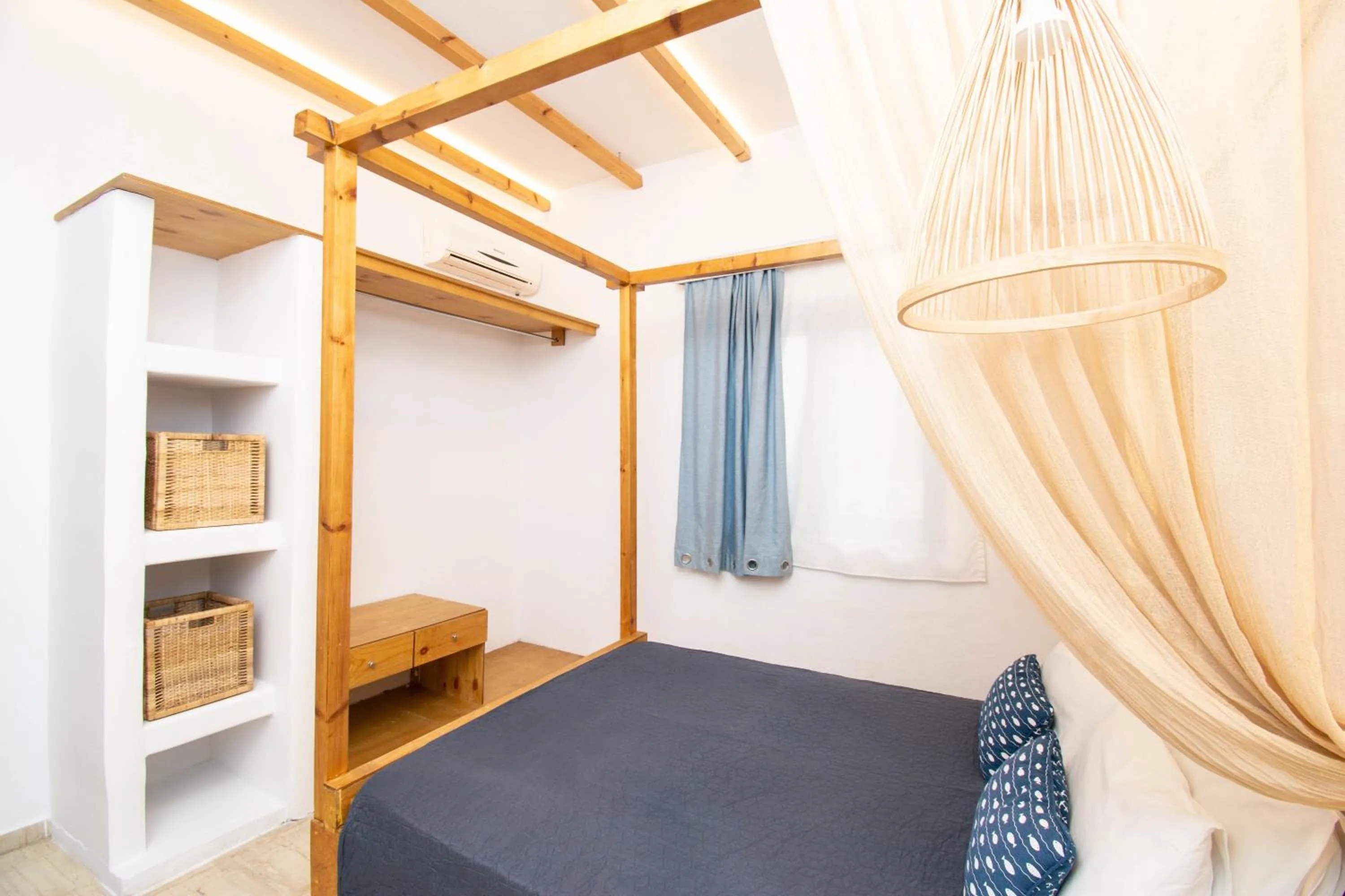 Bed in OV Suites "by Checkin"