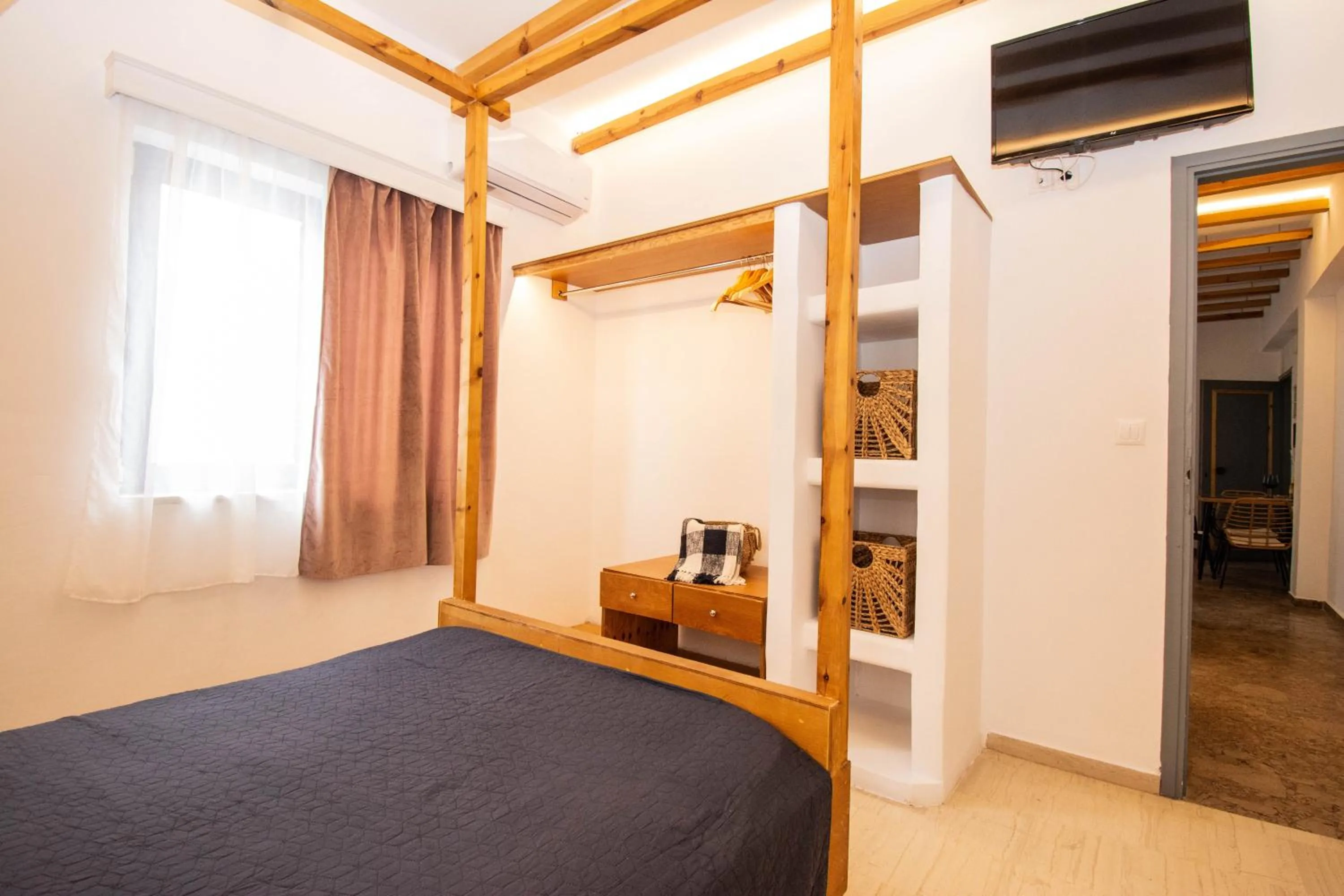 Bed in OV Suites "by Checkin"