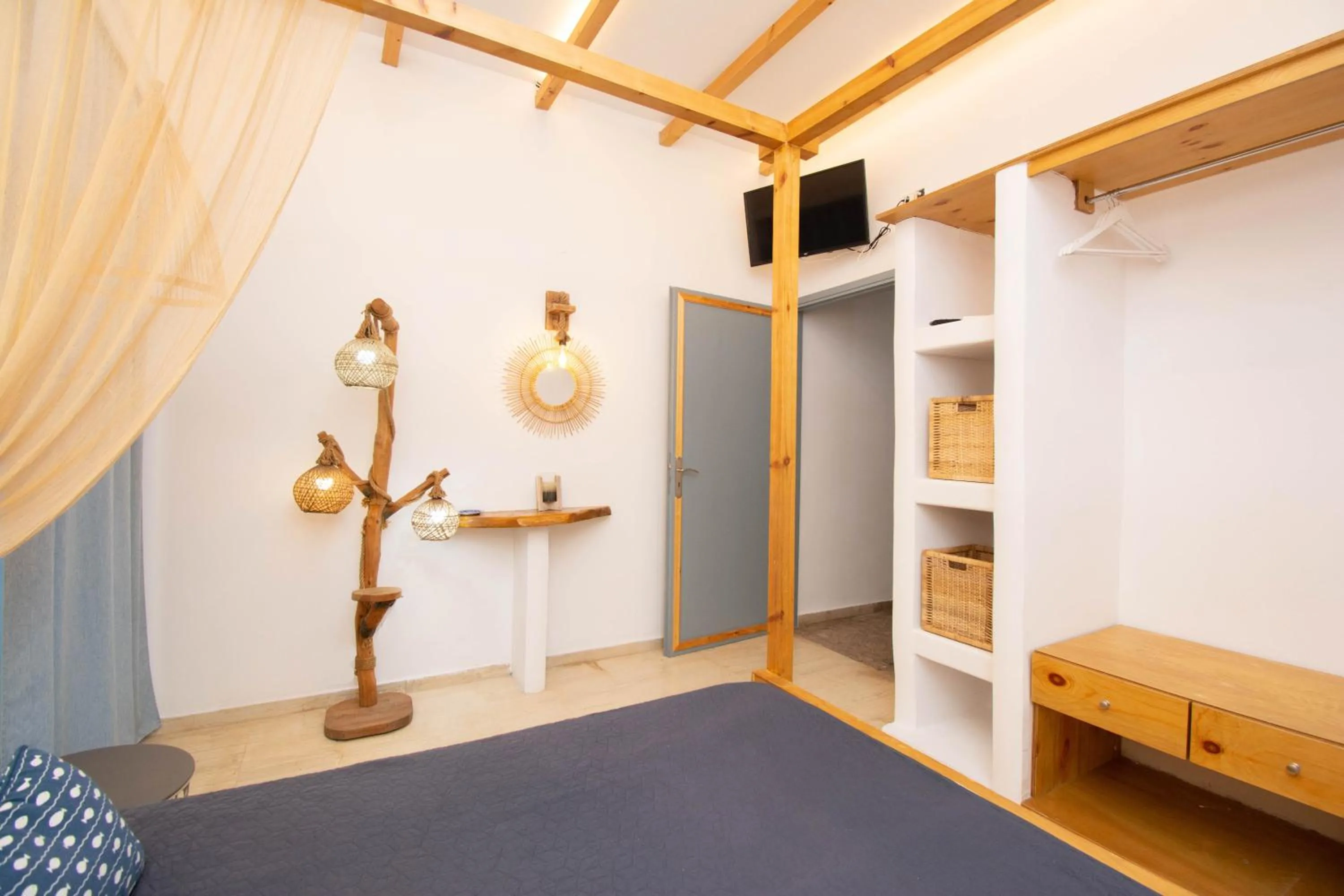 Bed in OV Suites "by Checkin"