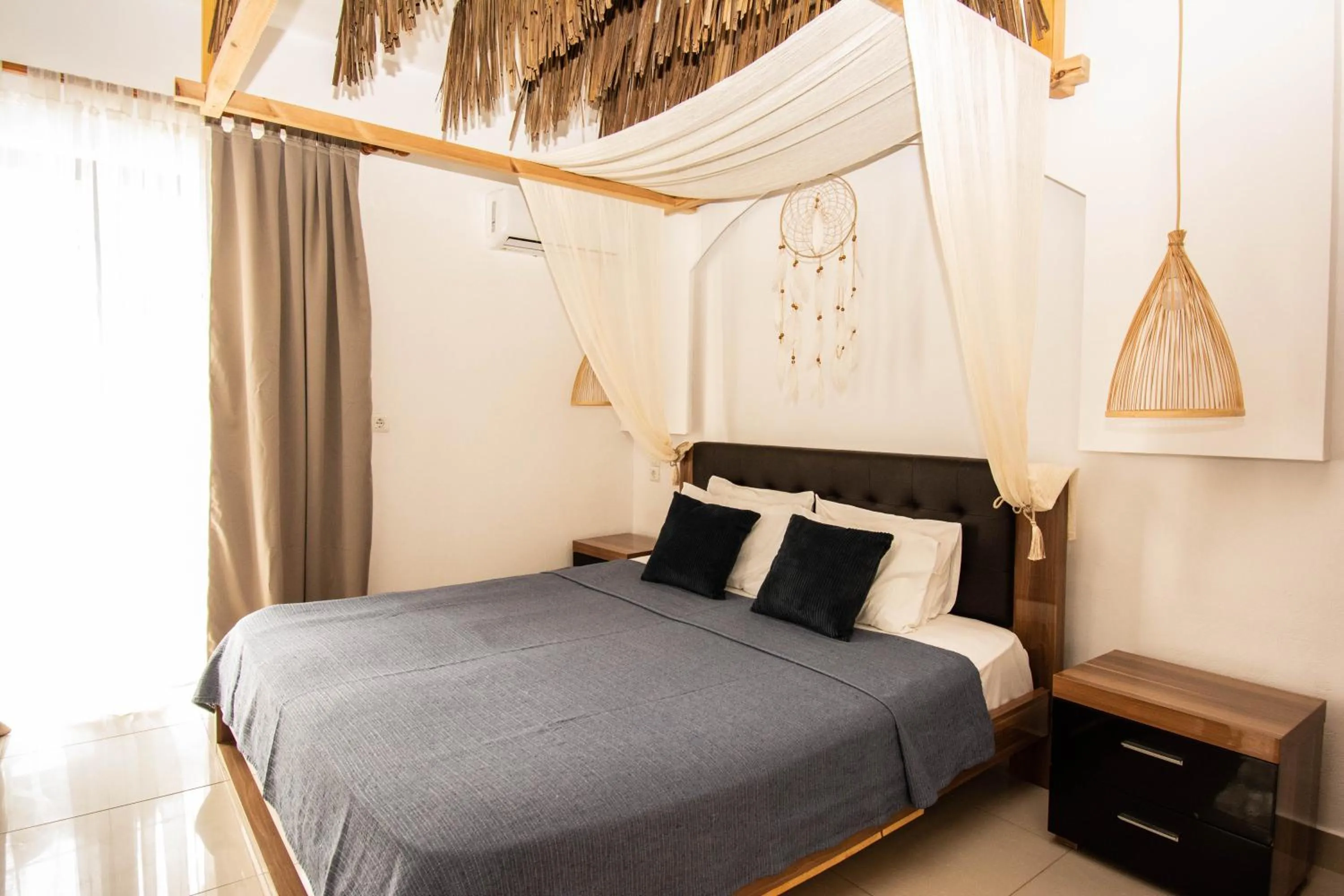 Bed in OV Suites "by Checkin"