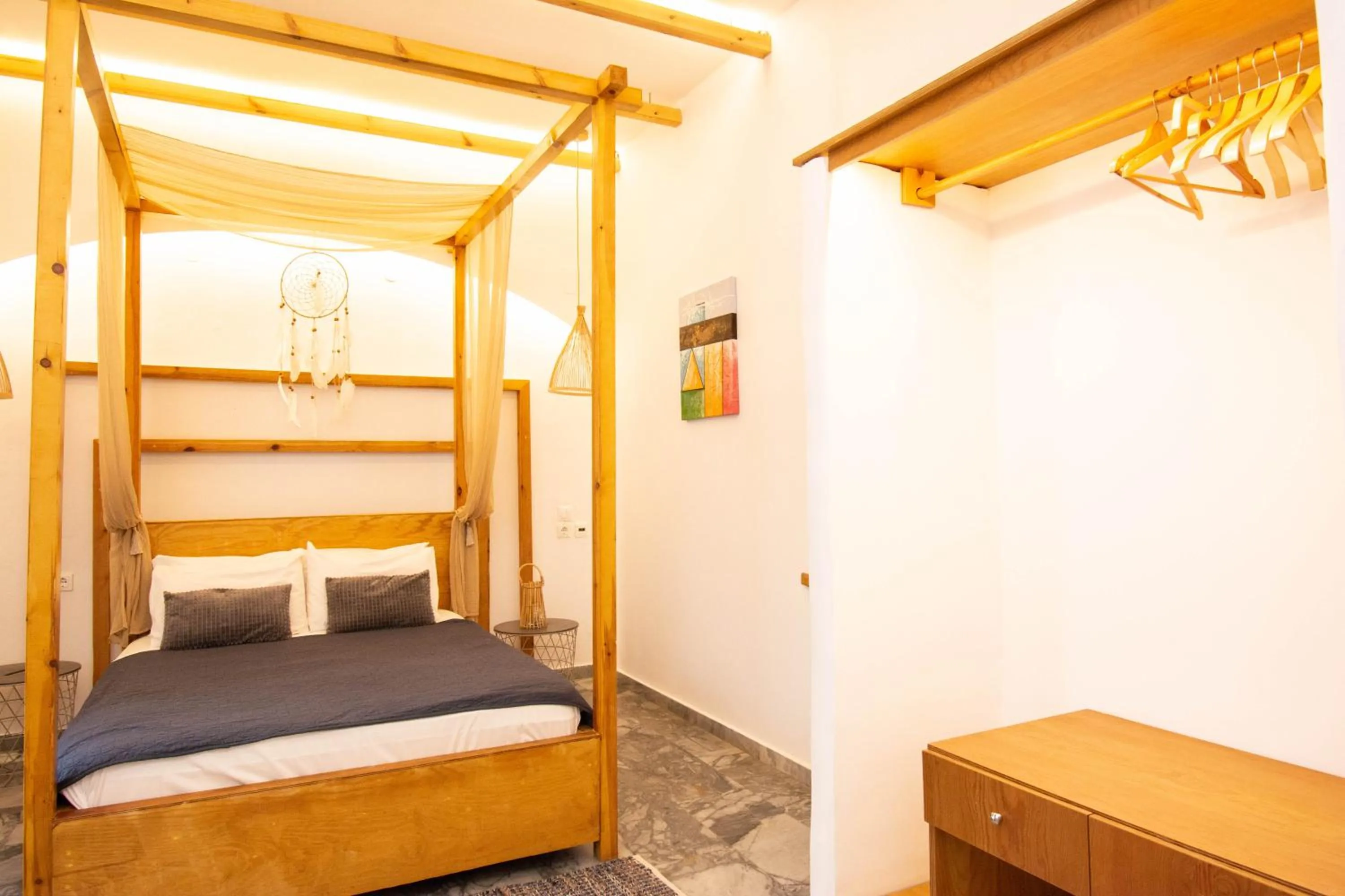 Bed in OV Suites "by Checkin"