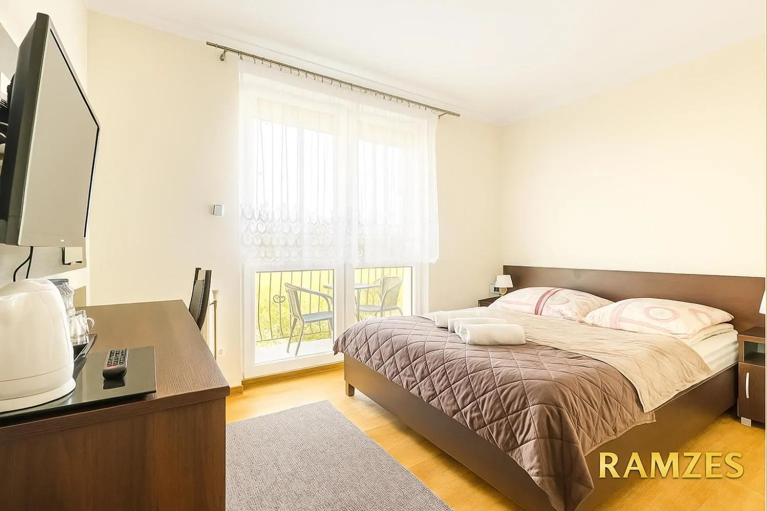 Bed in RAMZES-pokoje z balkonami,parking,Blisko do plaży Ustka