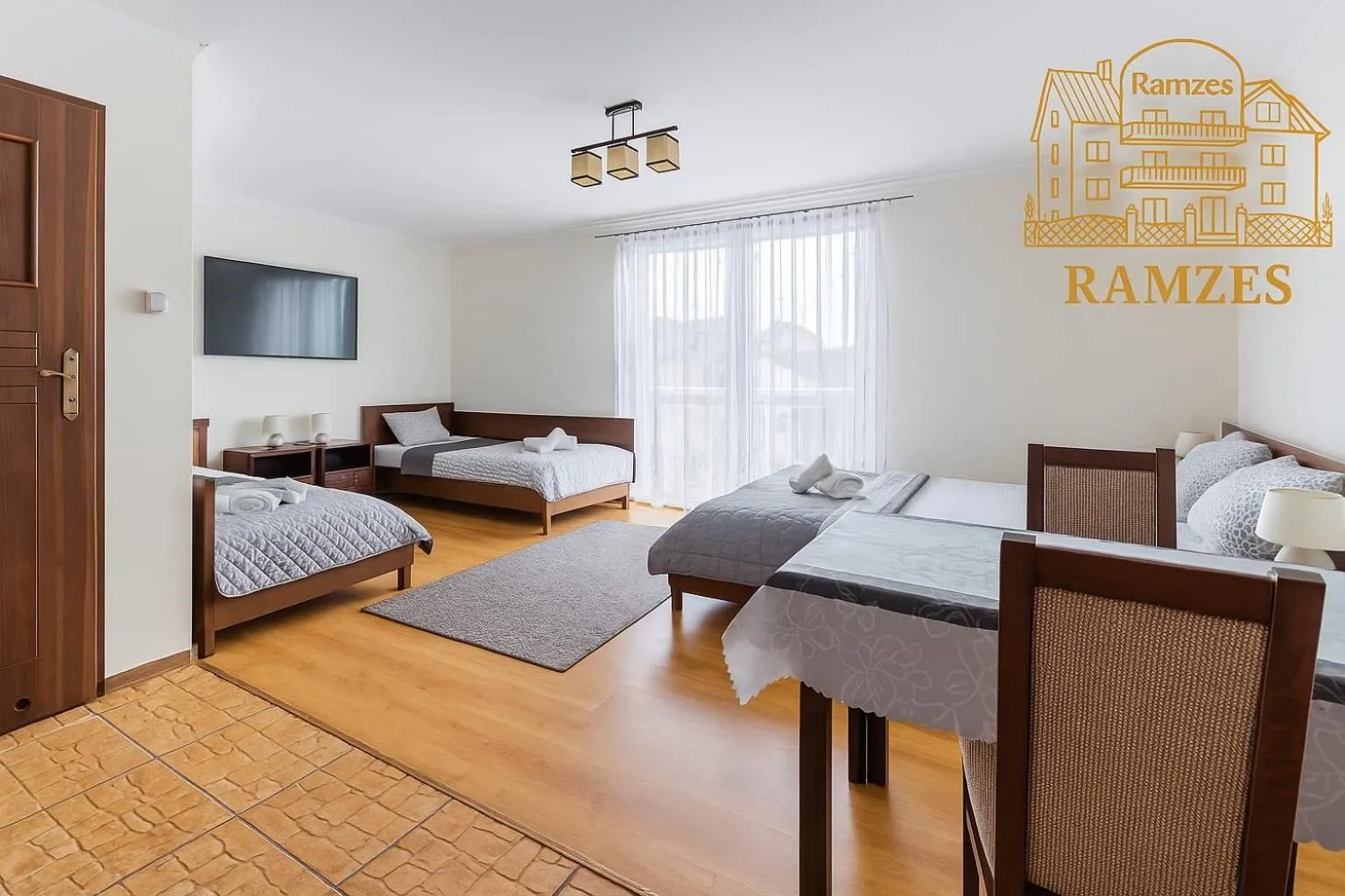 Bed in RAMZES-pokoje z balkonami,parking,Blisko do plaży Ustka