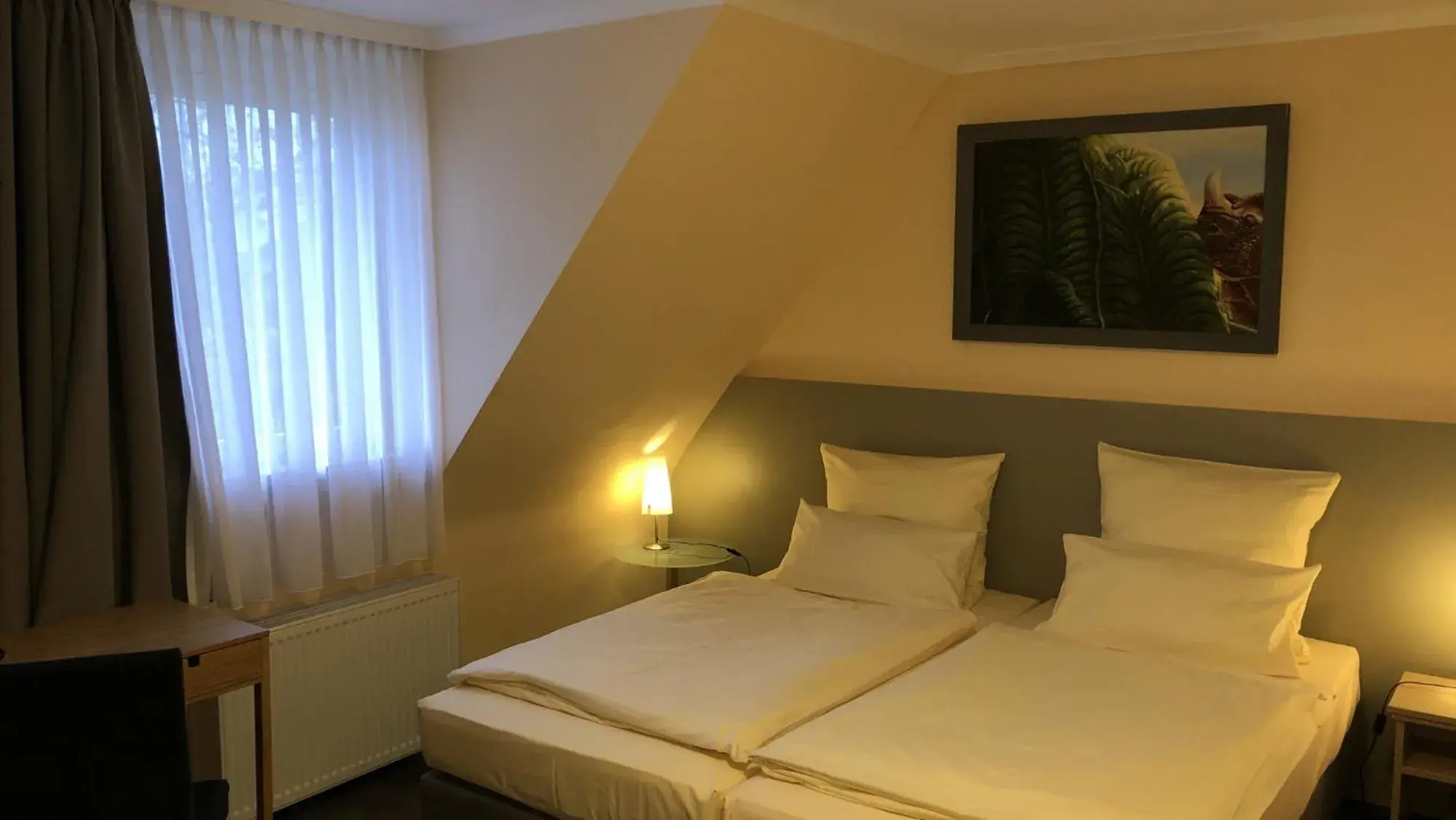 Double or Twin Room in Löns Hotel Garni Double or Twin Room in Löns Hotel Garni