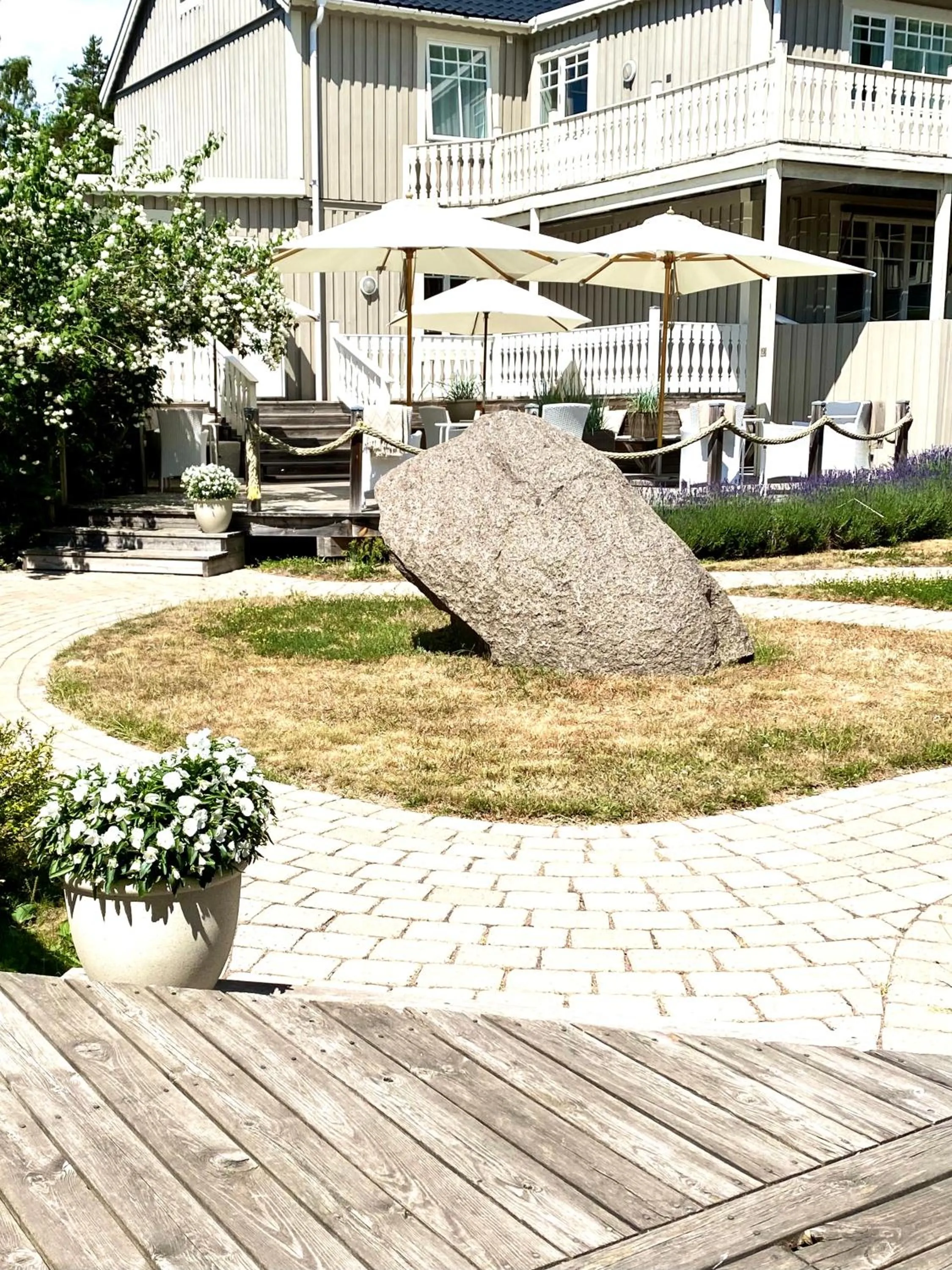 Garden in Eco by StrandNära