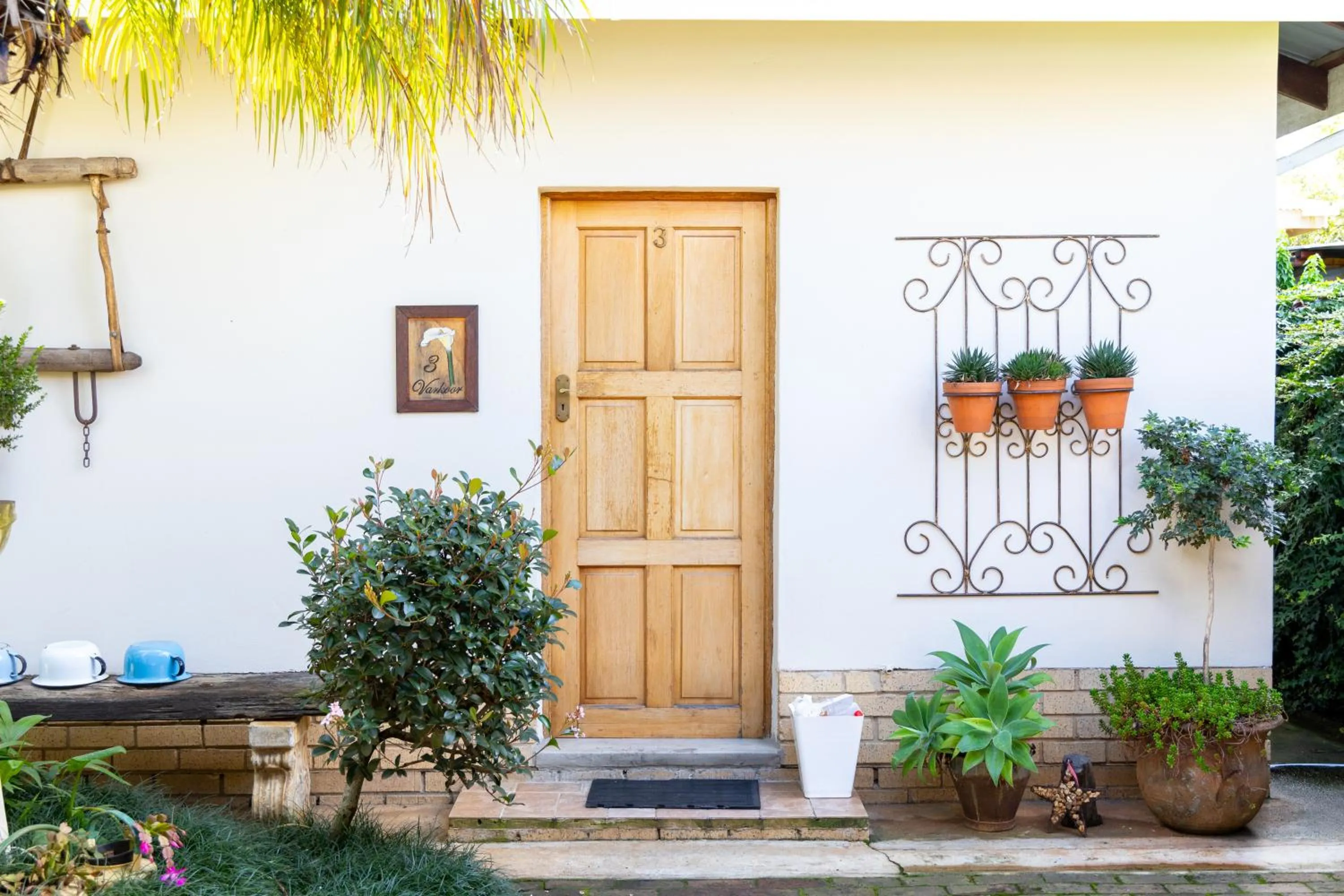 Property building in LA Guesthouse