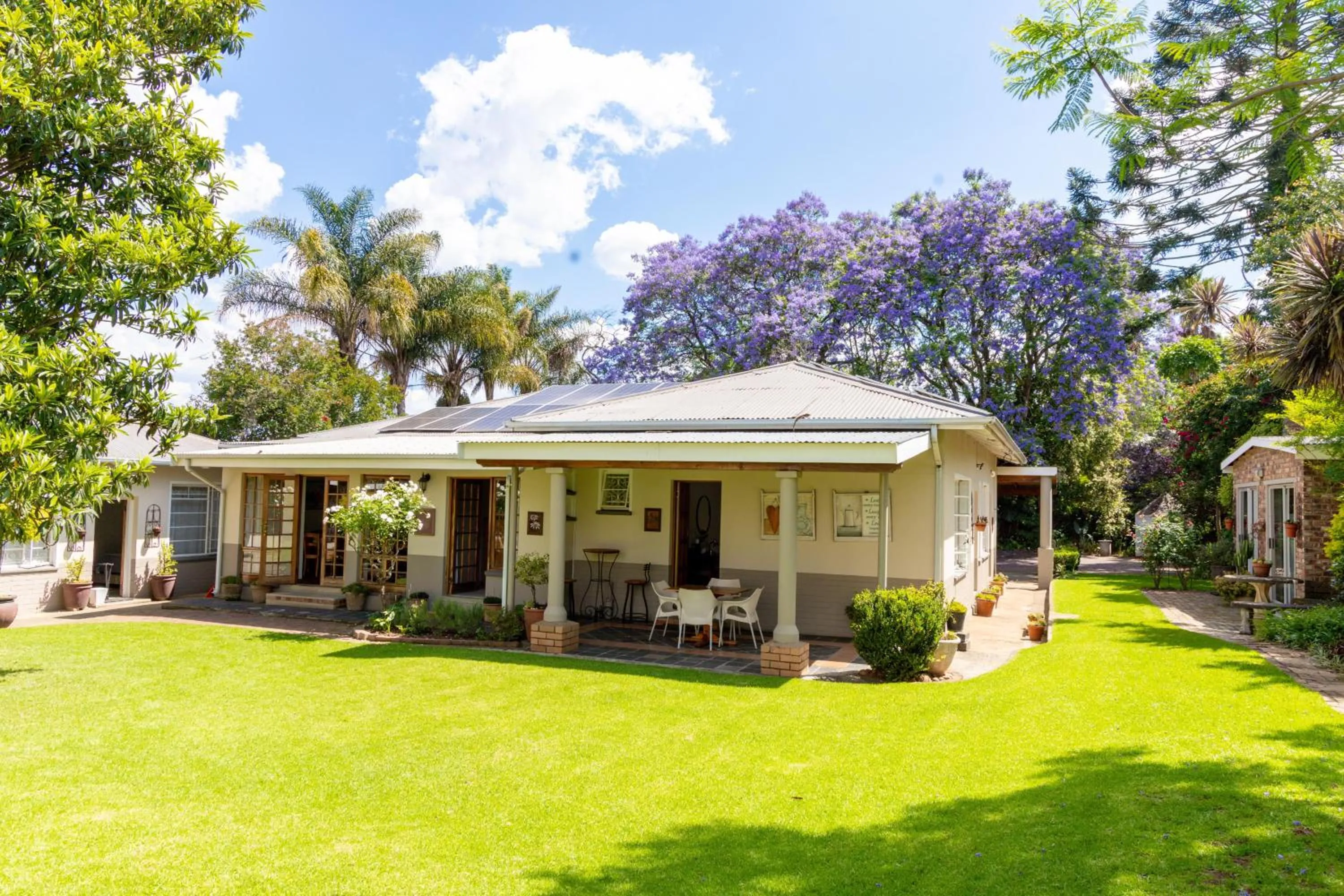 Property building in LA Guesthouse