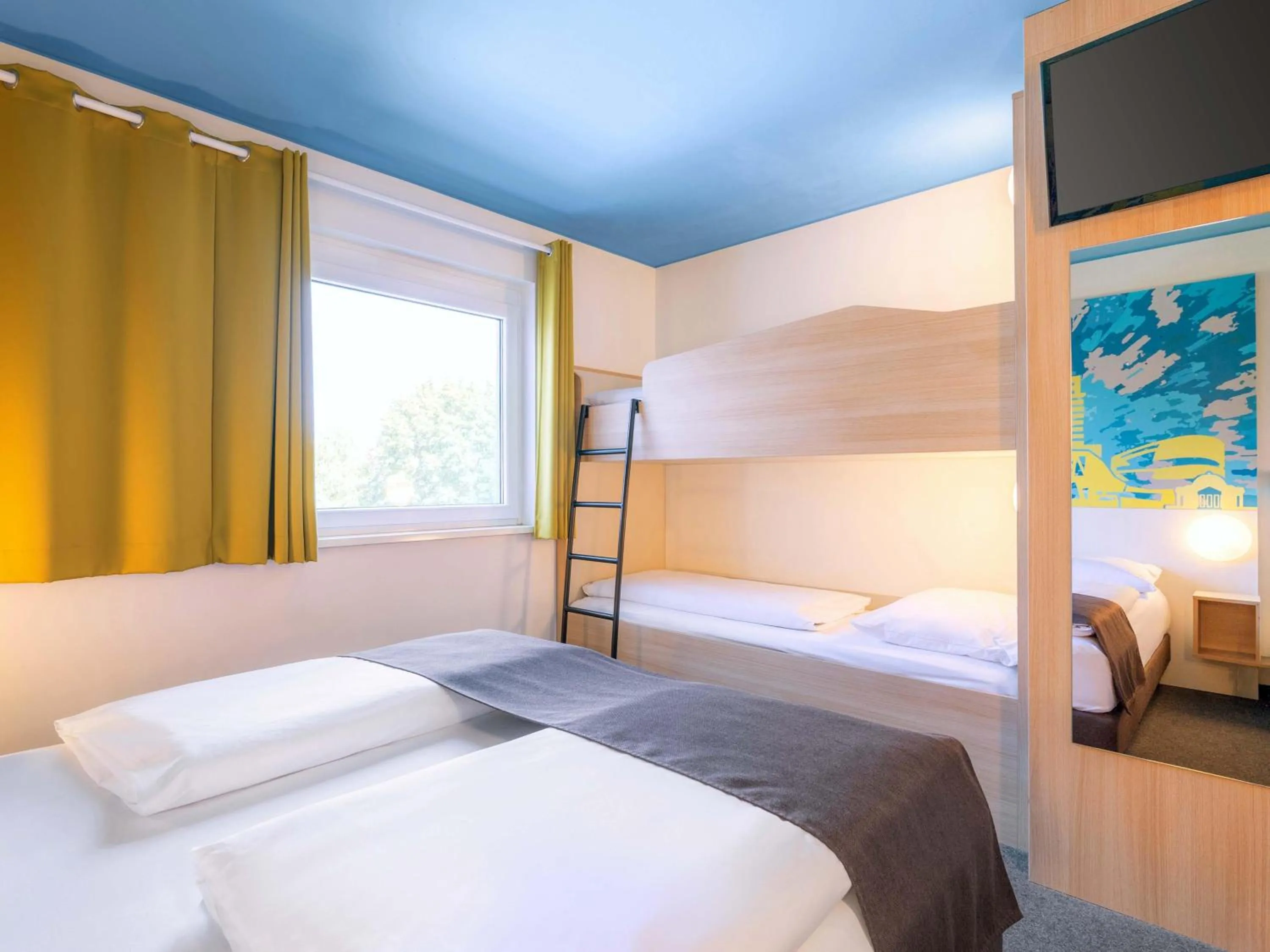 Photo of the whole room, Bed in B&B Hotel Stuttgart-City