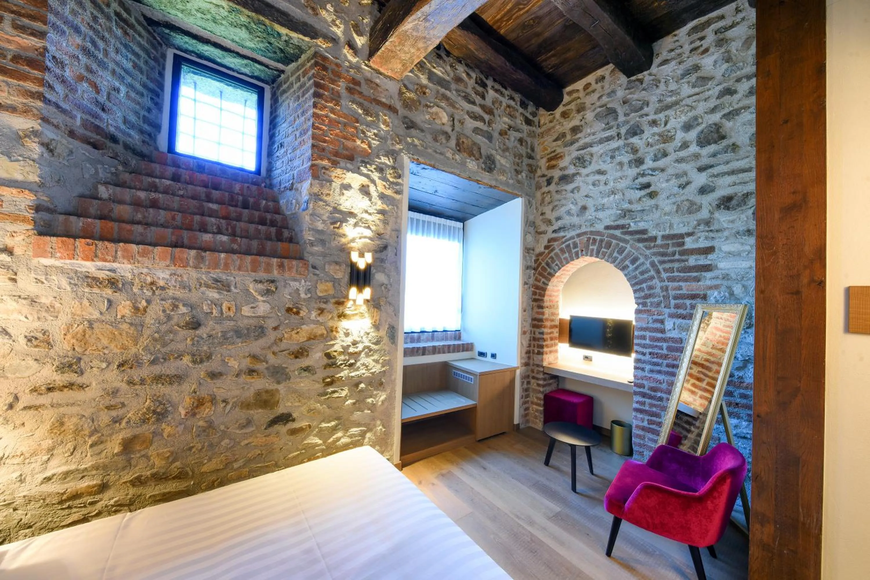 Bedroom, Bed in Relais & Spa Castello di Casiglio