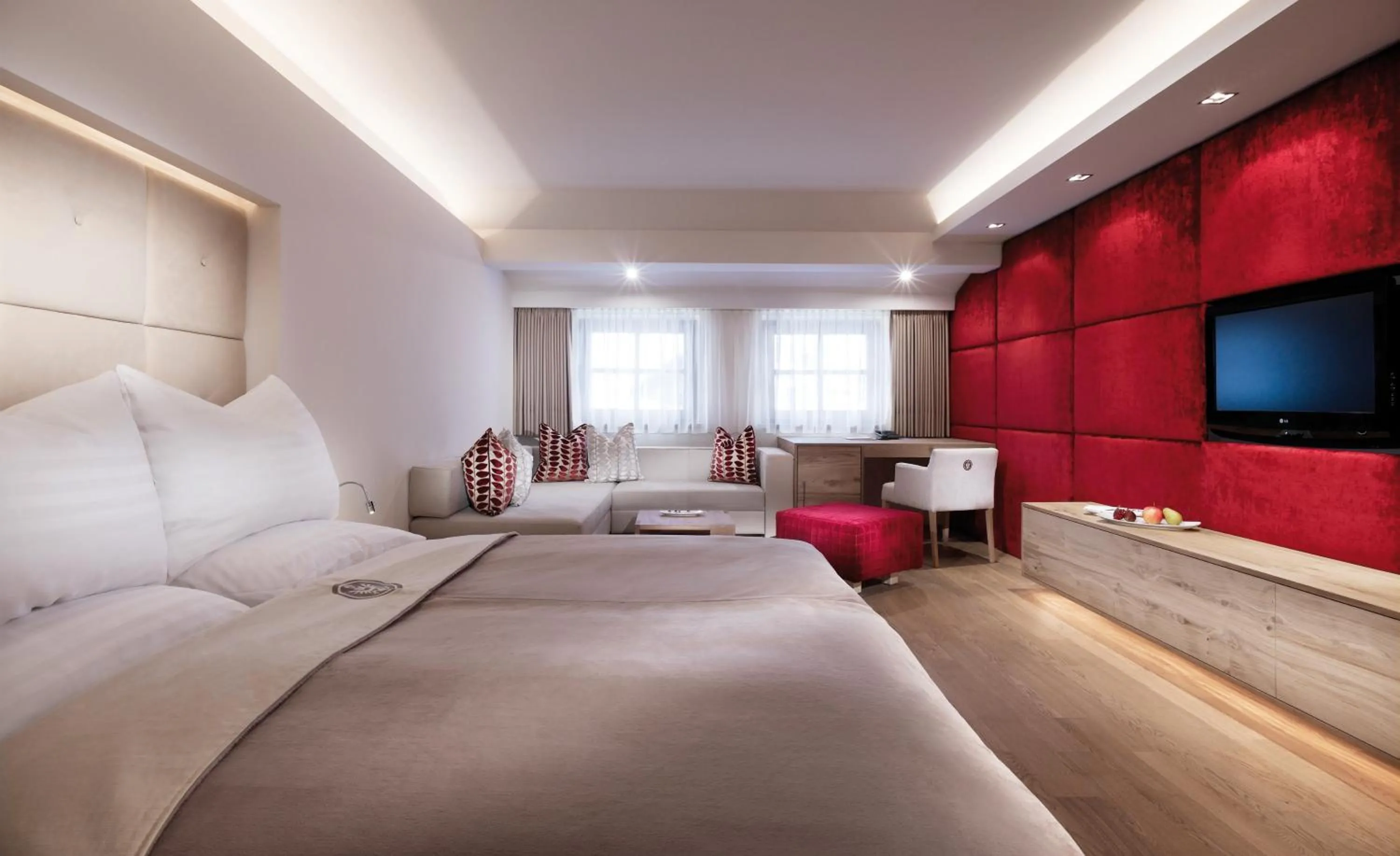 Photo of the whole room, Bed in Schwarzer Adler Kitzbühel - Adults Only