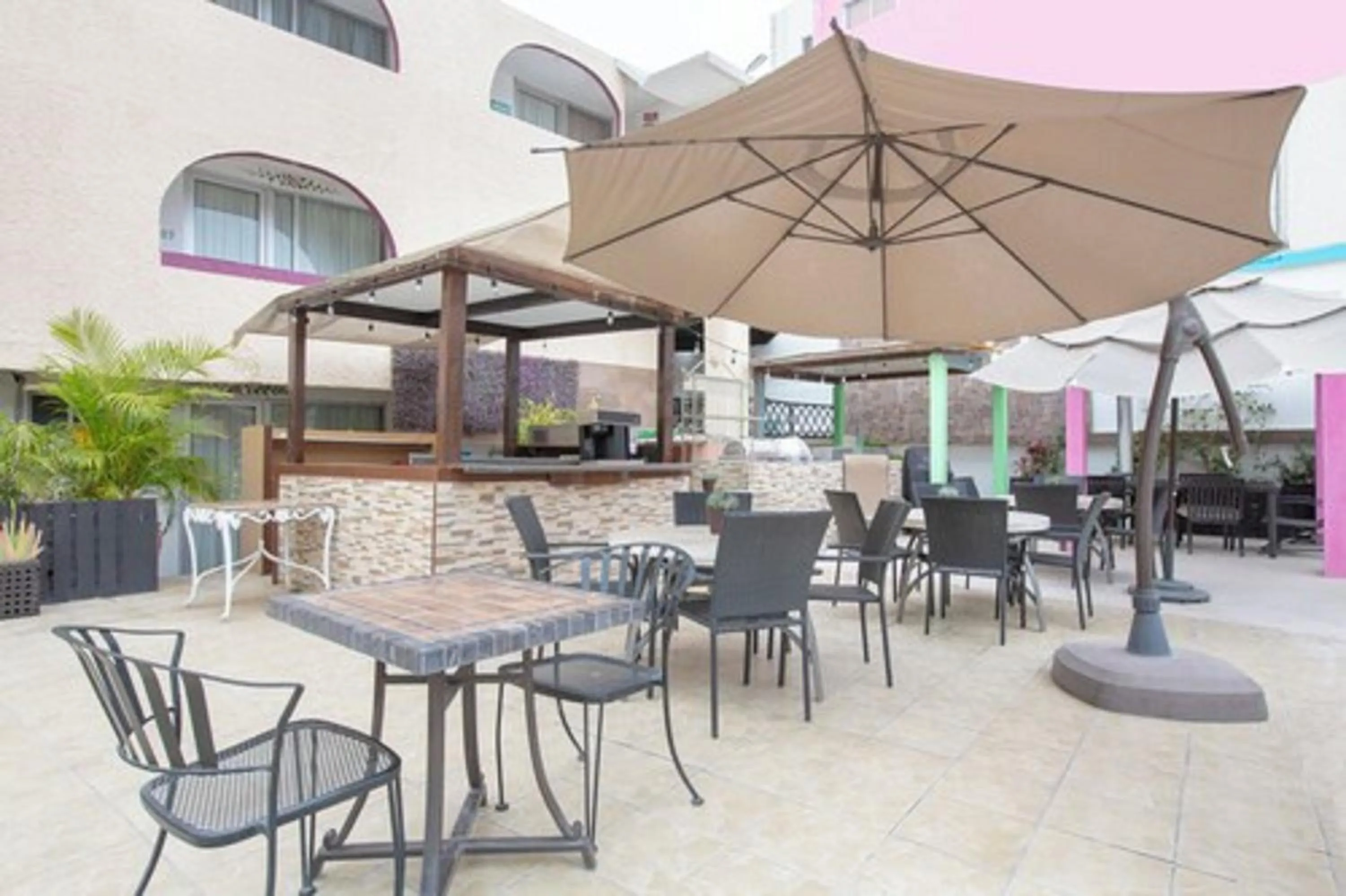 Restaurant/places to eat in Capital O Hotel Dos Mares, Cabo San Lucas