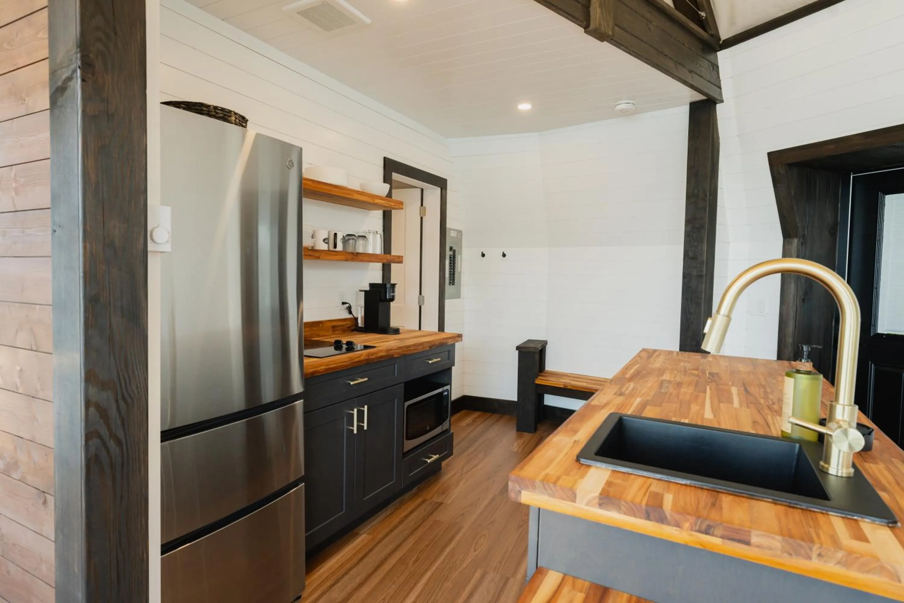 The Lodge on Harrison Lake