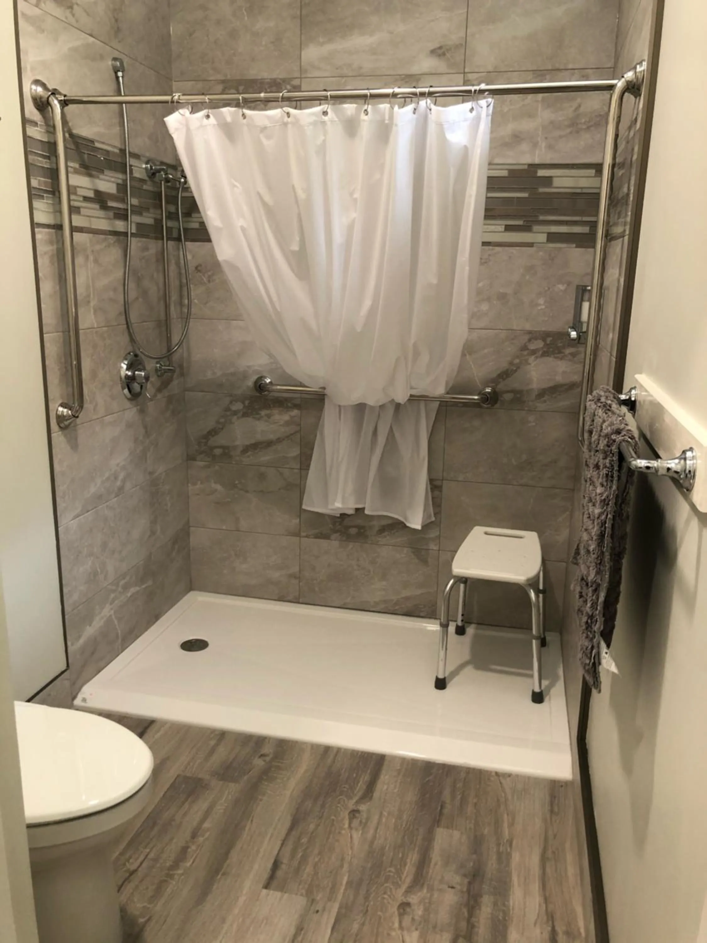 The Lodge on Harrison Lake