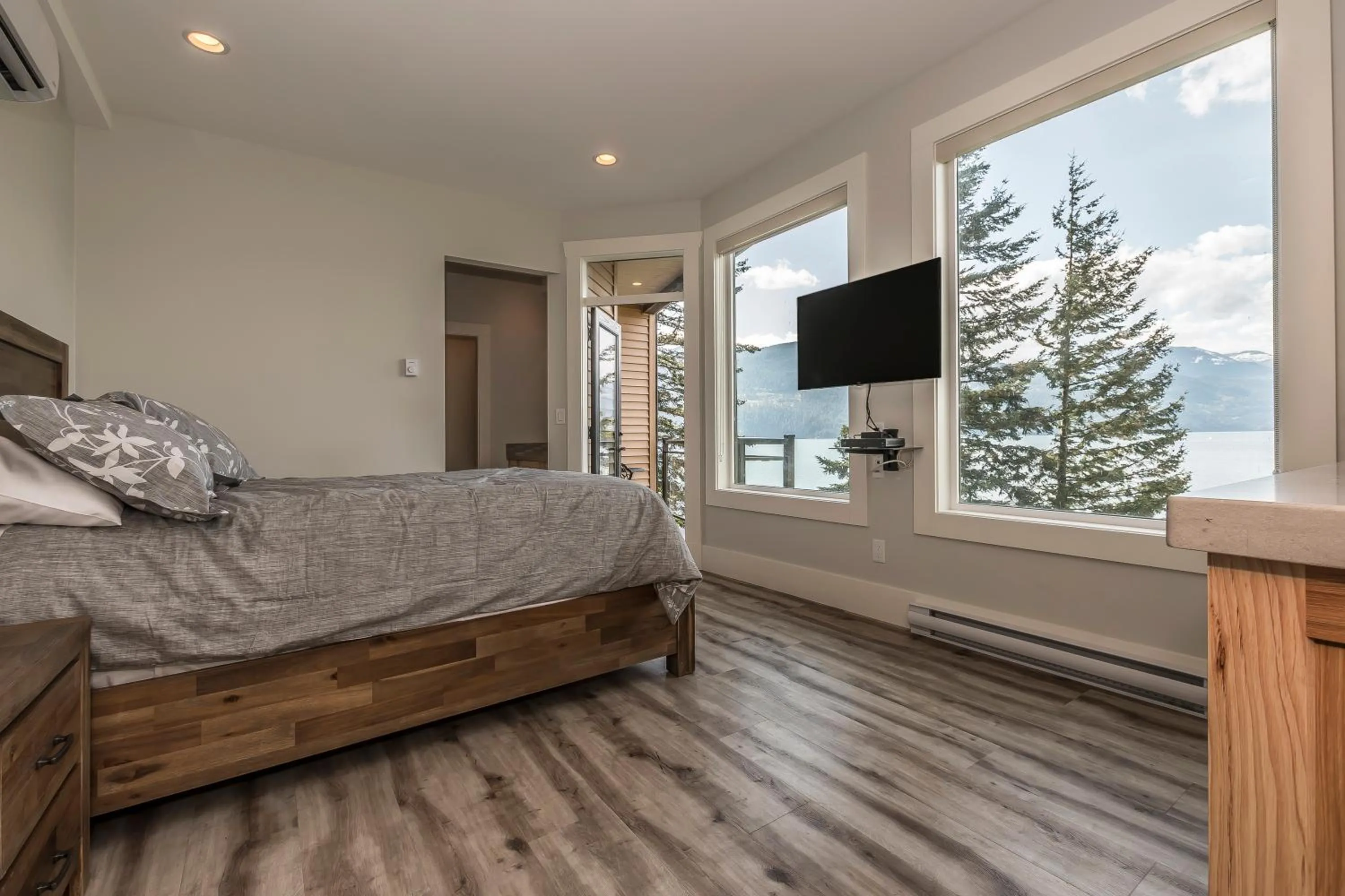 Bed in The Lodge on Harrison Lake