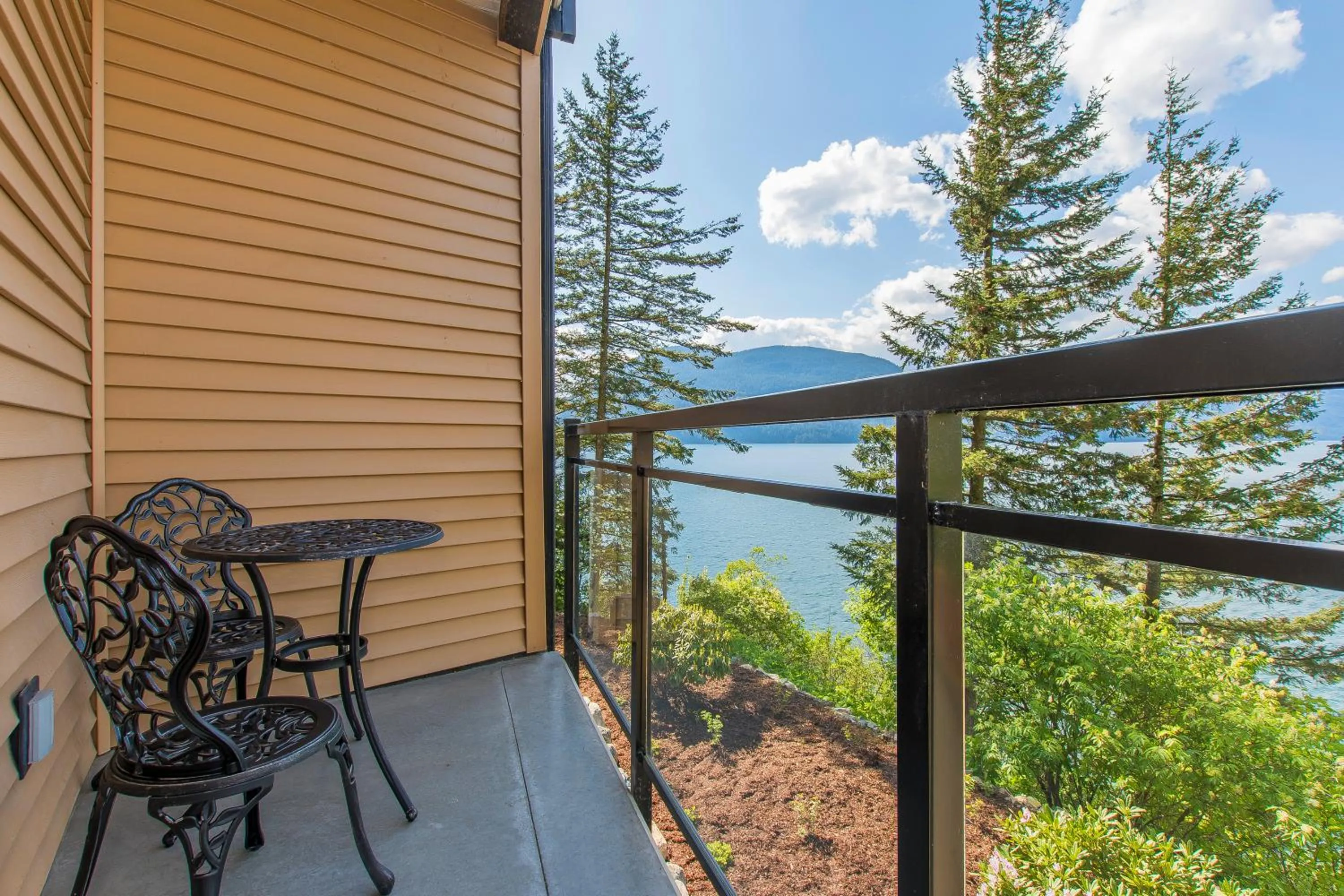 The Lodge on Harrison Lake