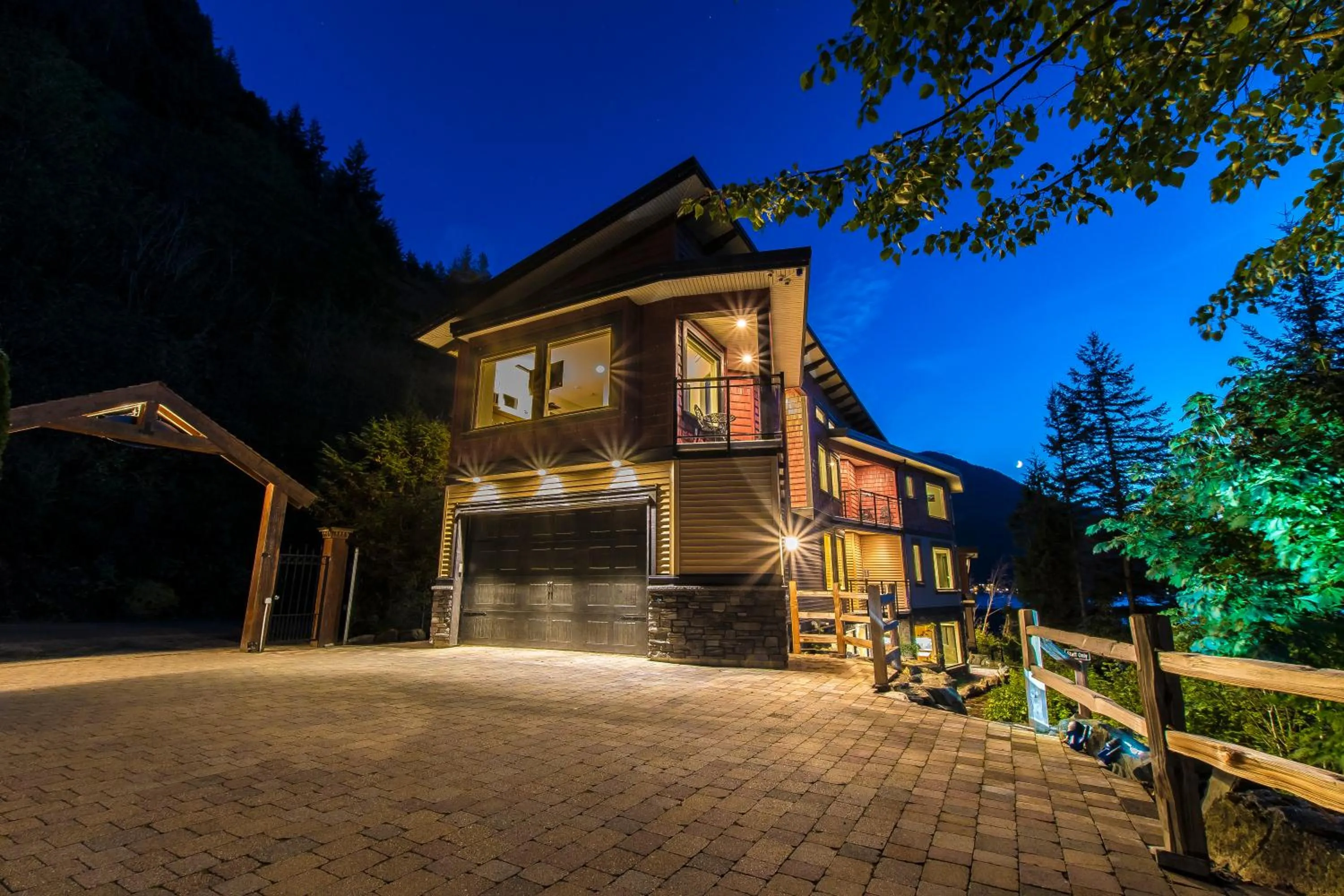 The Lodge on Harrison Lake