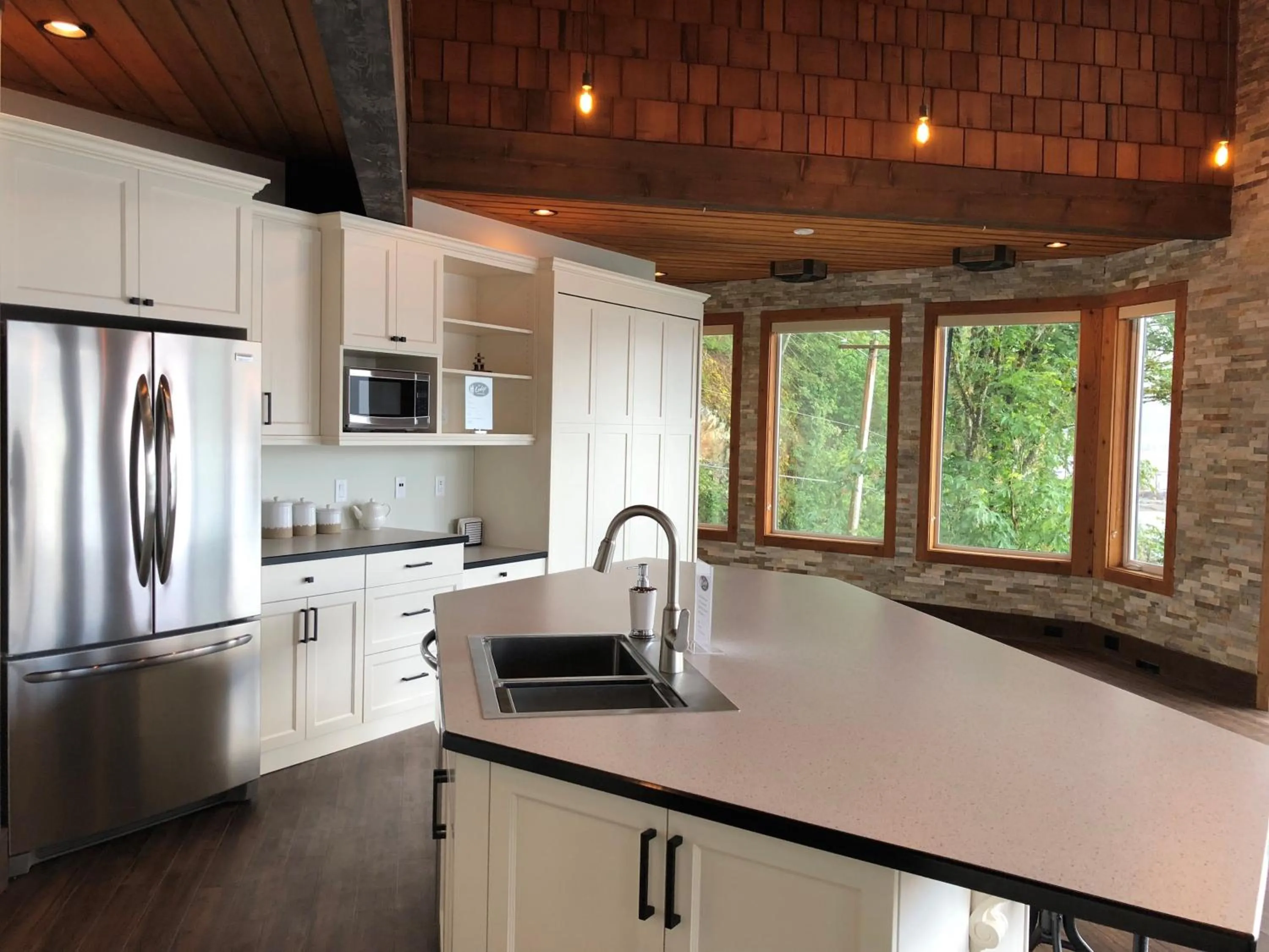 The Lodge on Harrison Lake