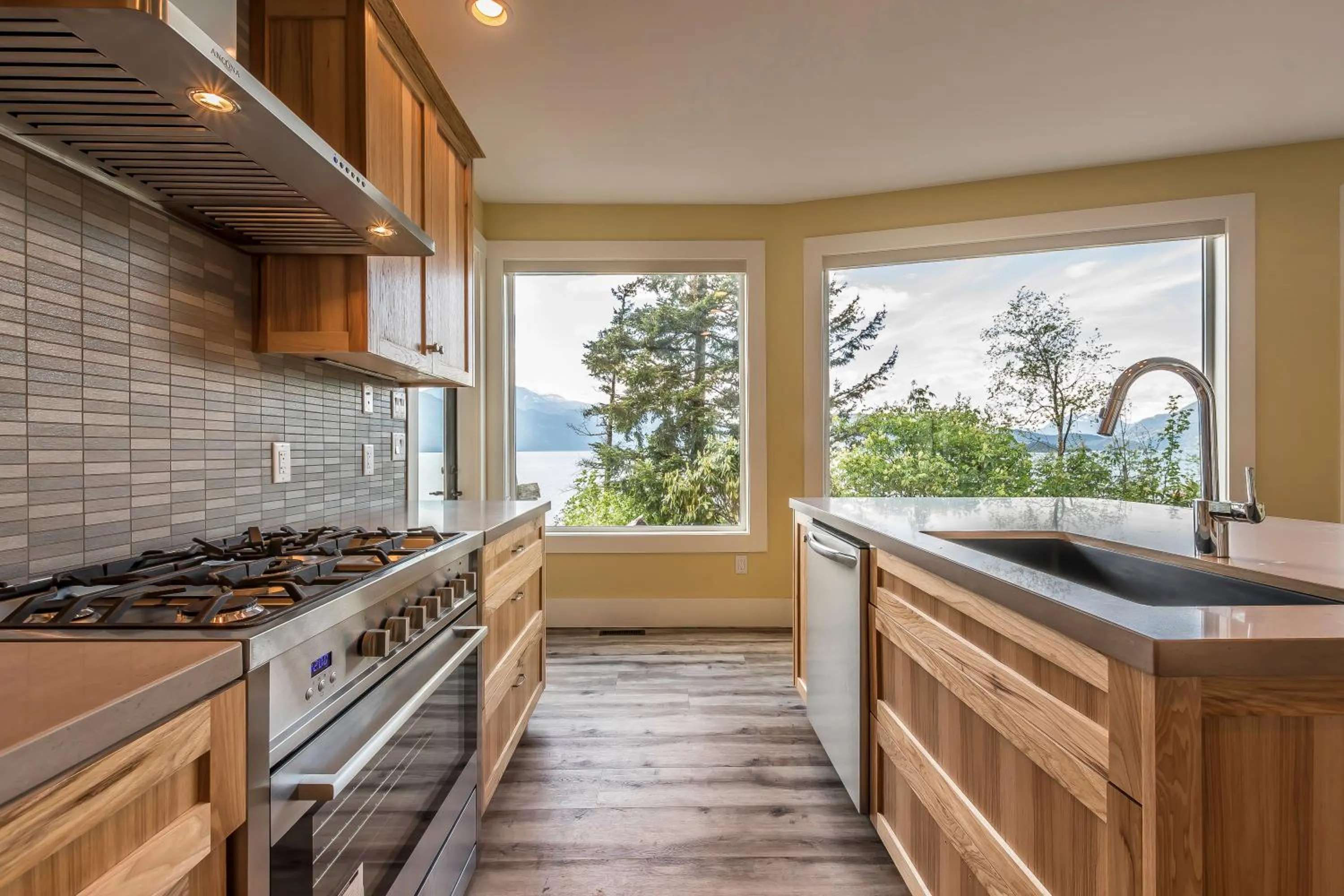 The Lodge on Harrison Lake