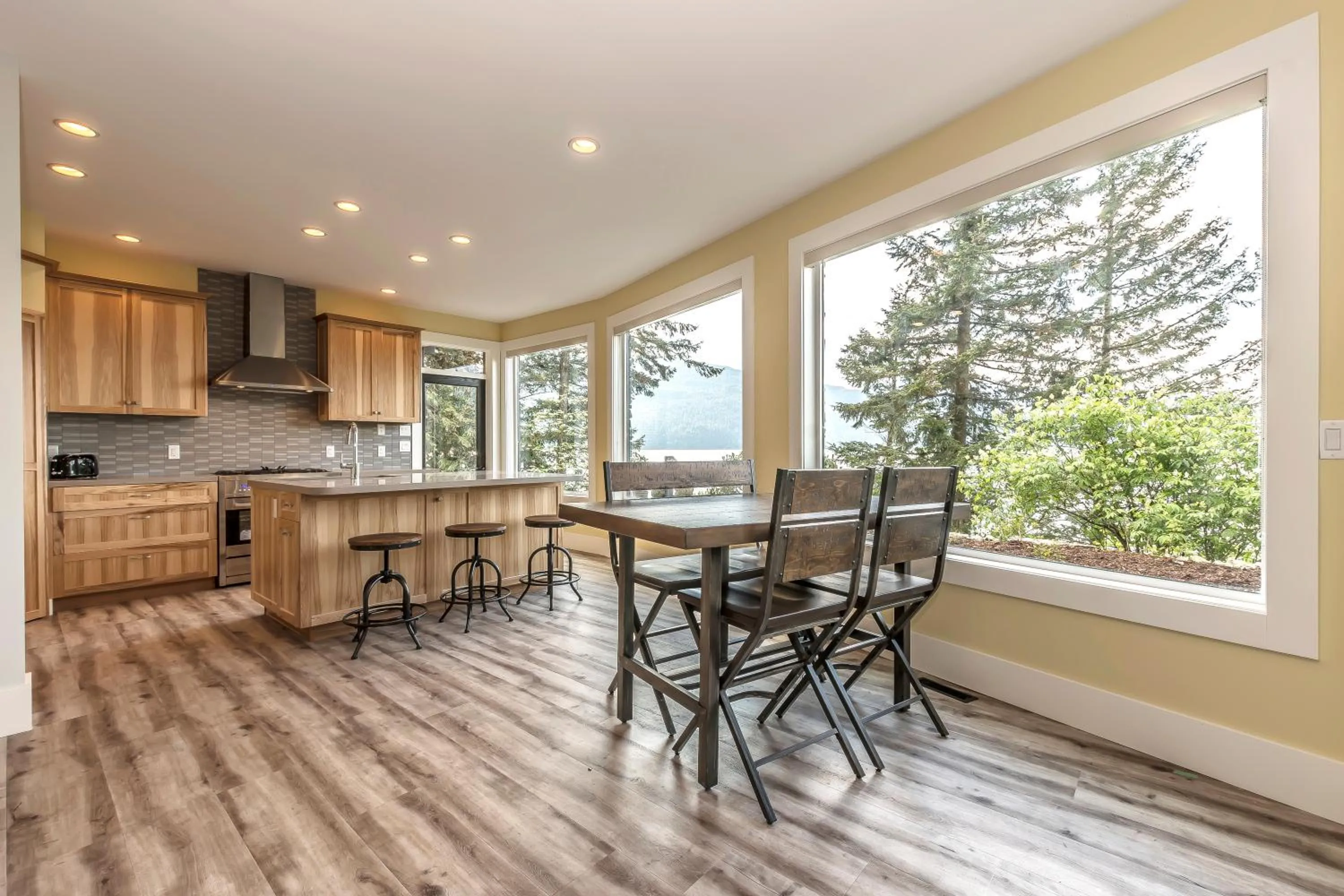 The Lodge on Harrison Lake