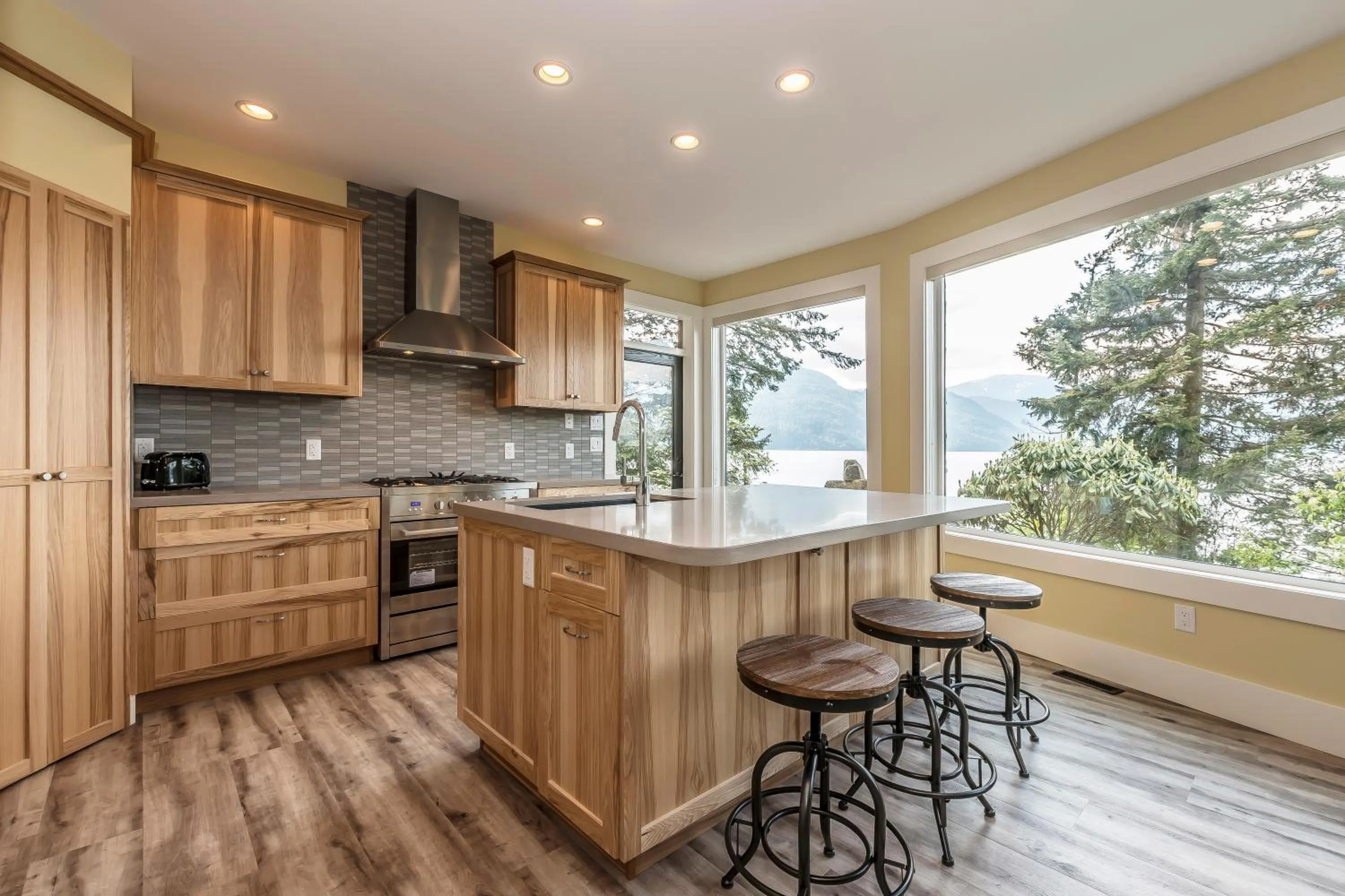 The Lodge on Harrison Lake