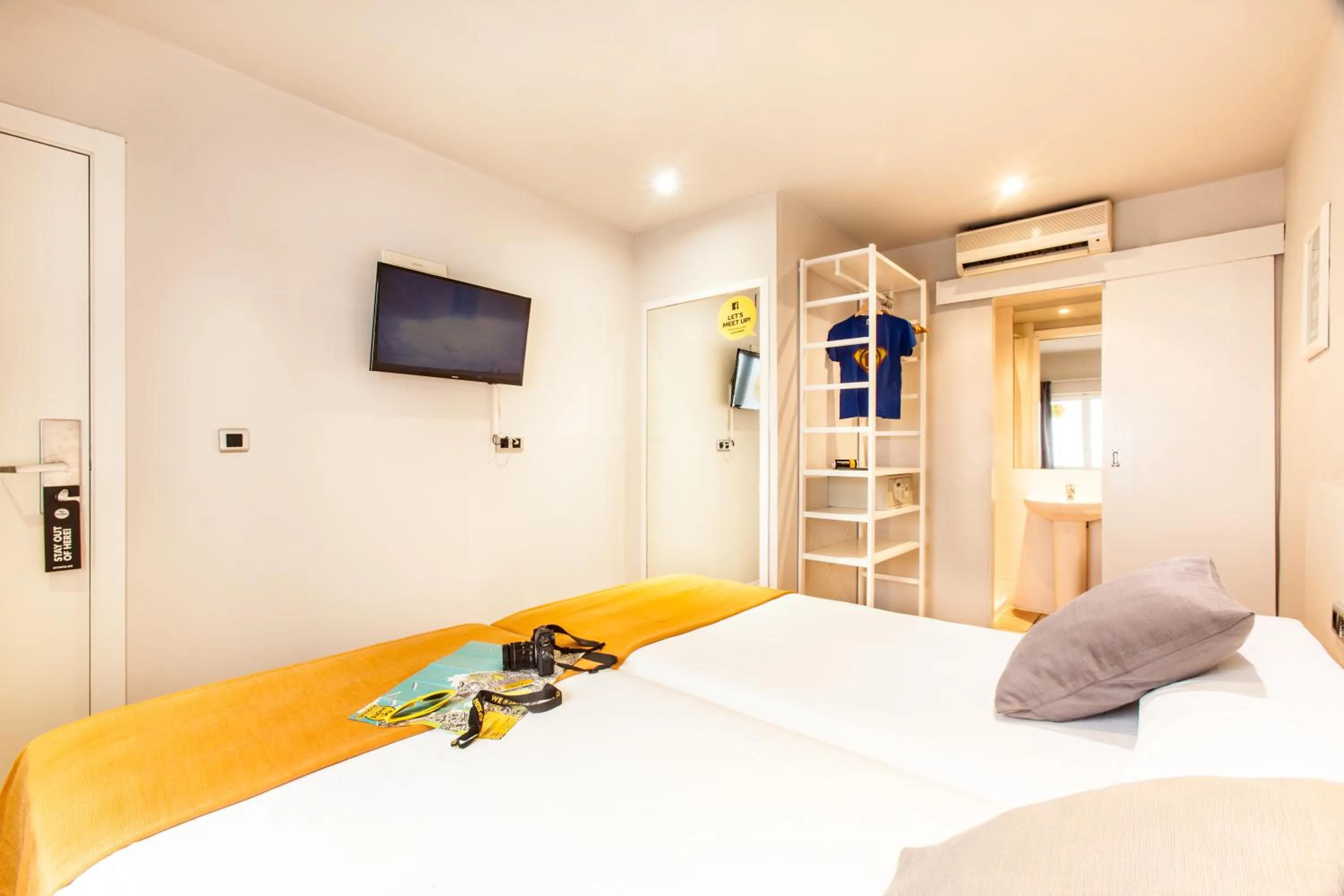 Bathroom, Bed in Ten Hostel