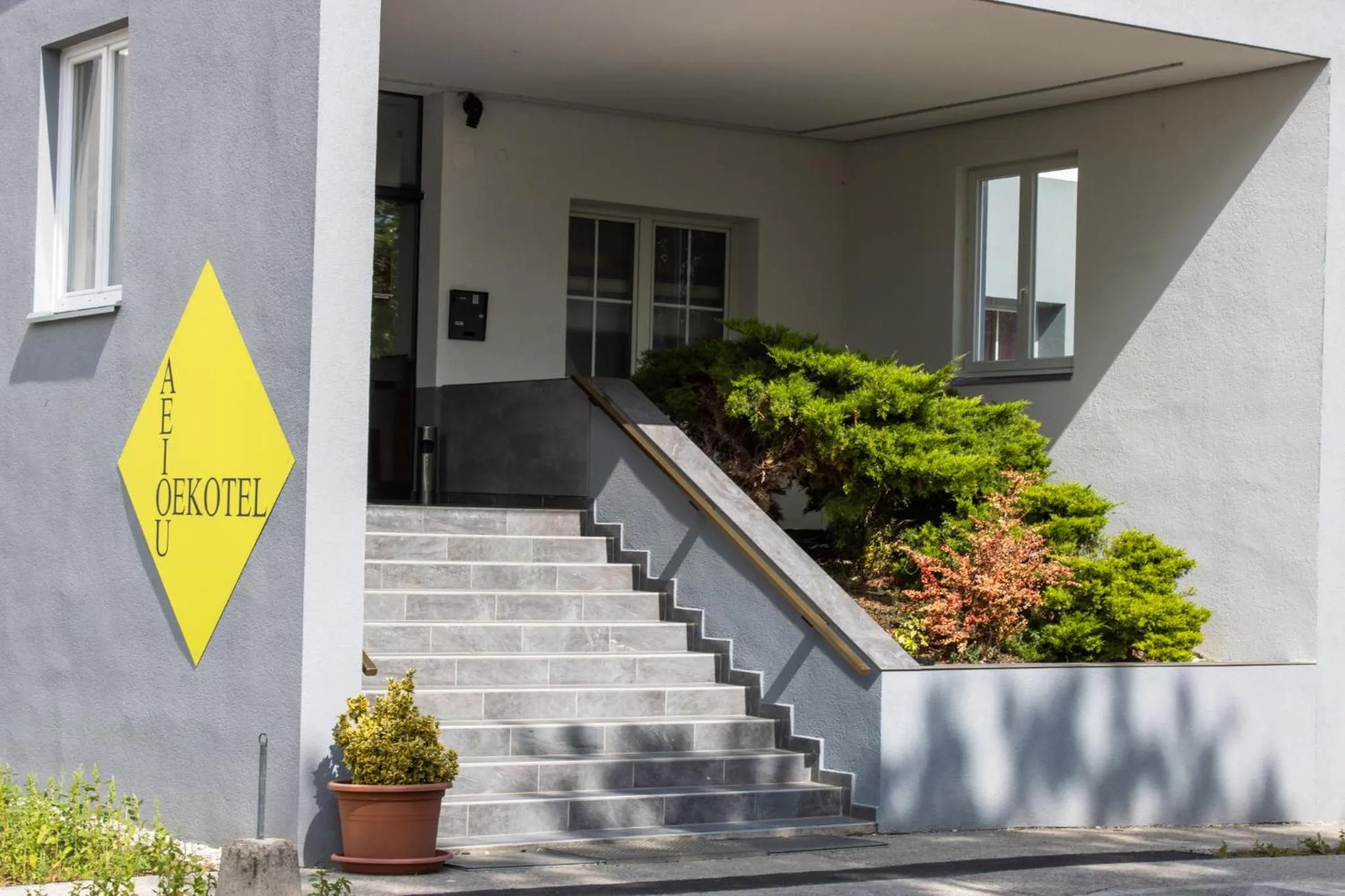 Facade/entrance in OEKOTEL Traiskirchen