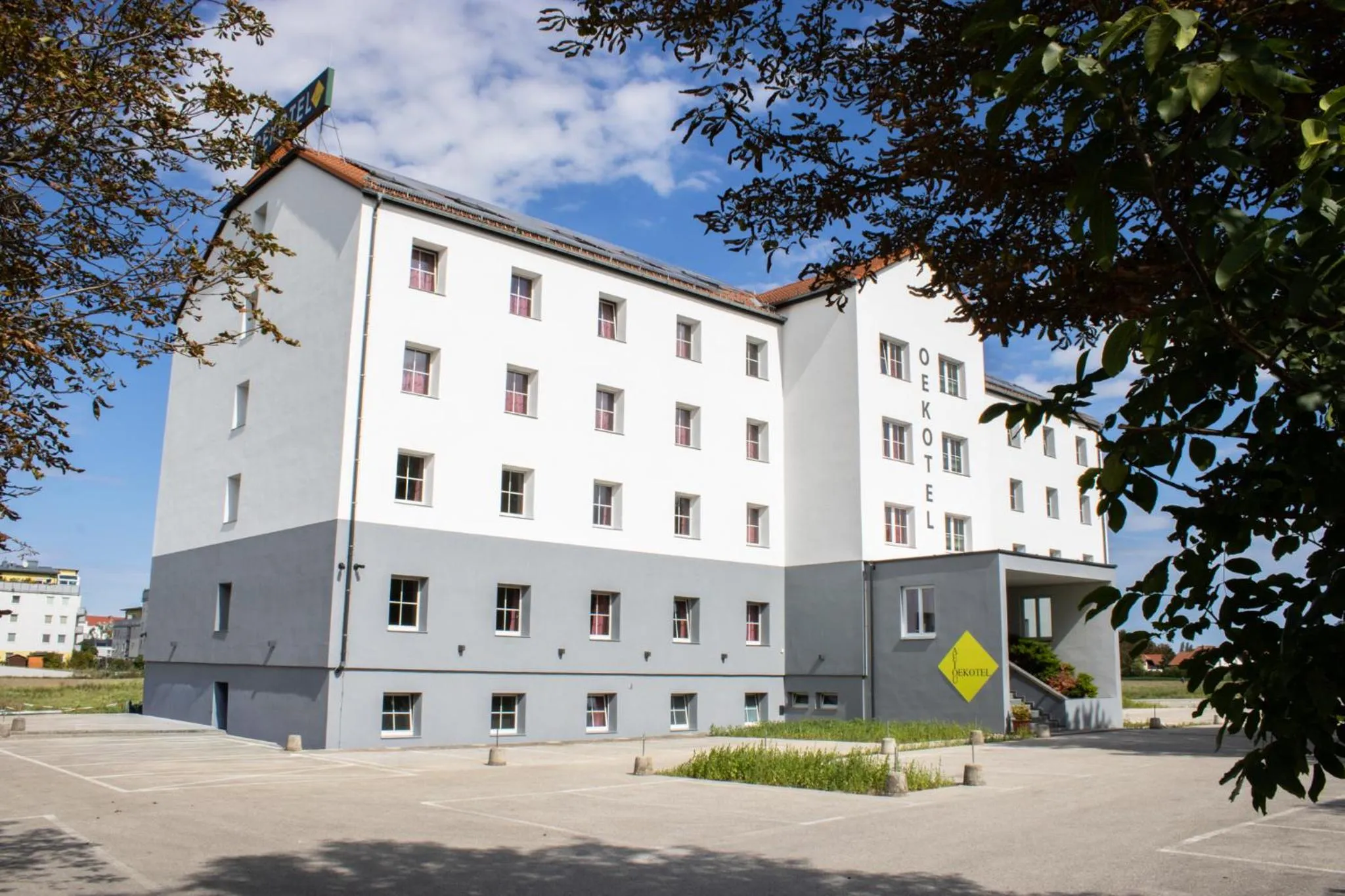 Property building in OEKOTEL Traiskirchen