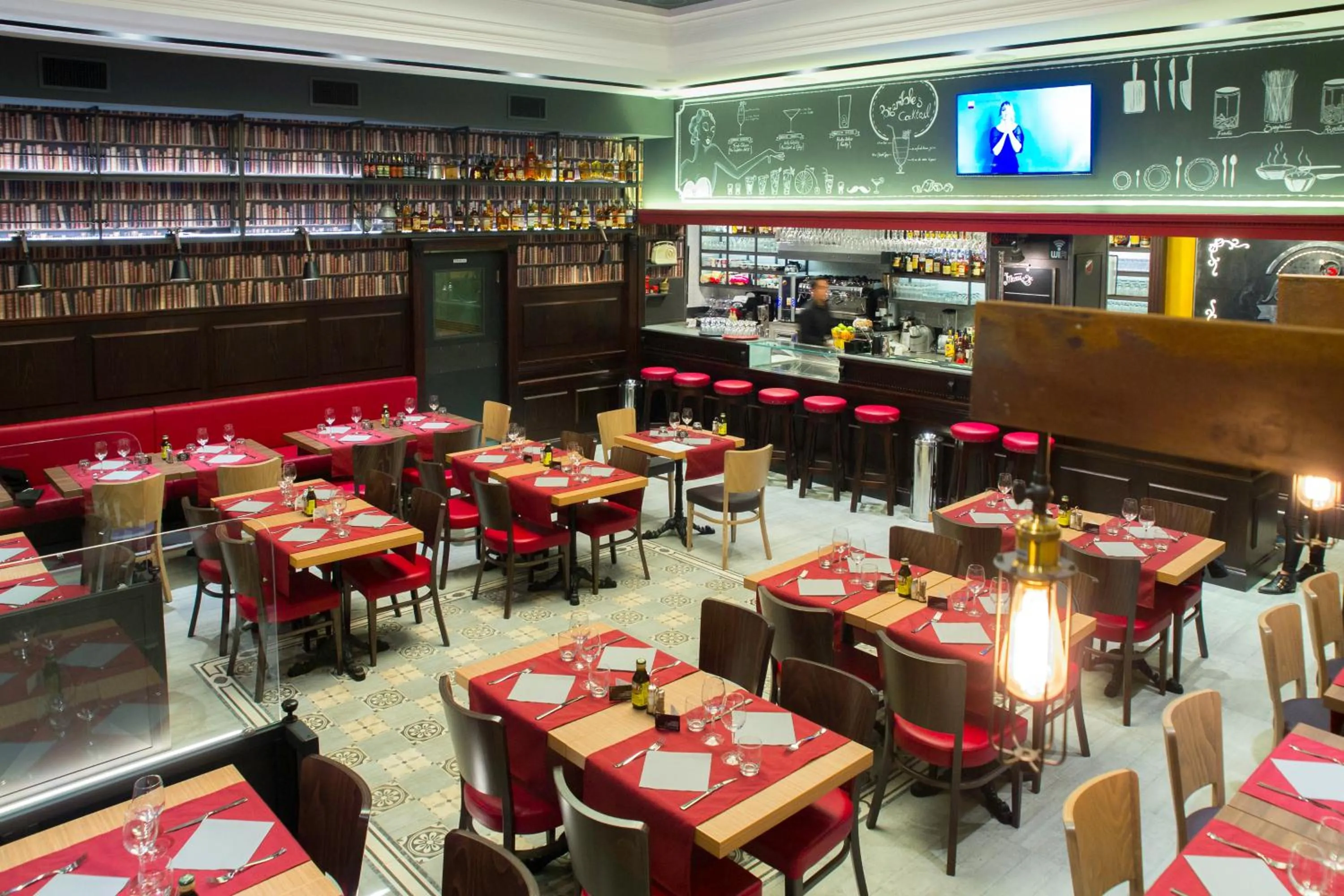 Restaurant/places to eat in Alessandro Palace & Bar