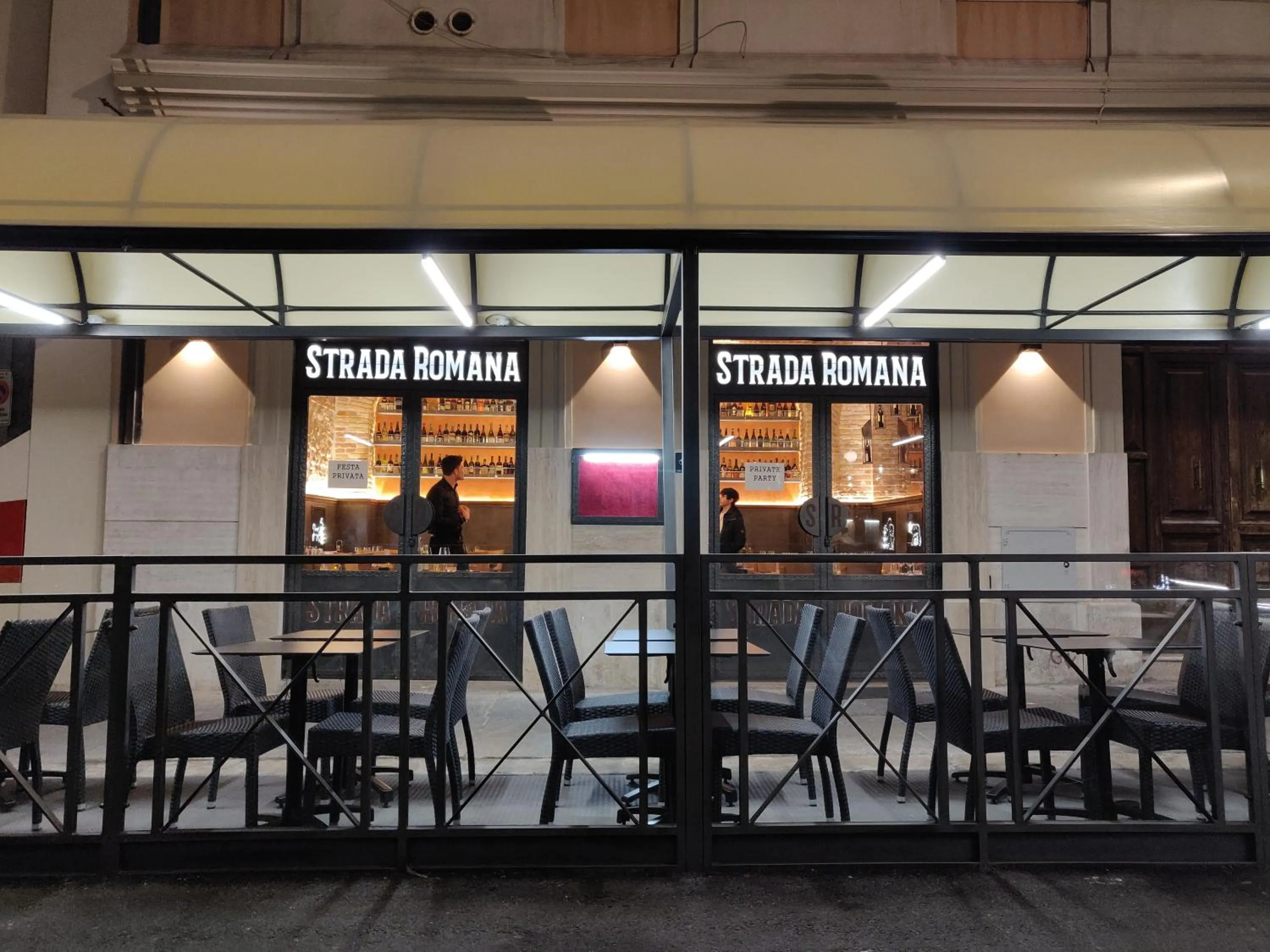 Restaurant/places to eat in Alessandro Palace & Bar