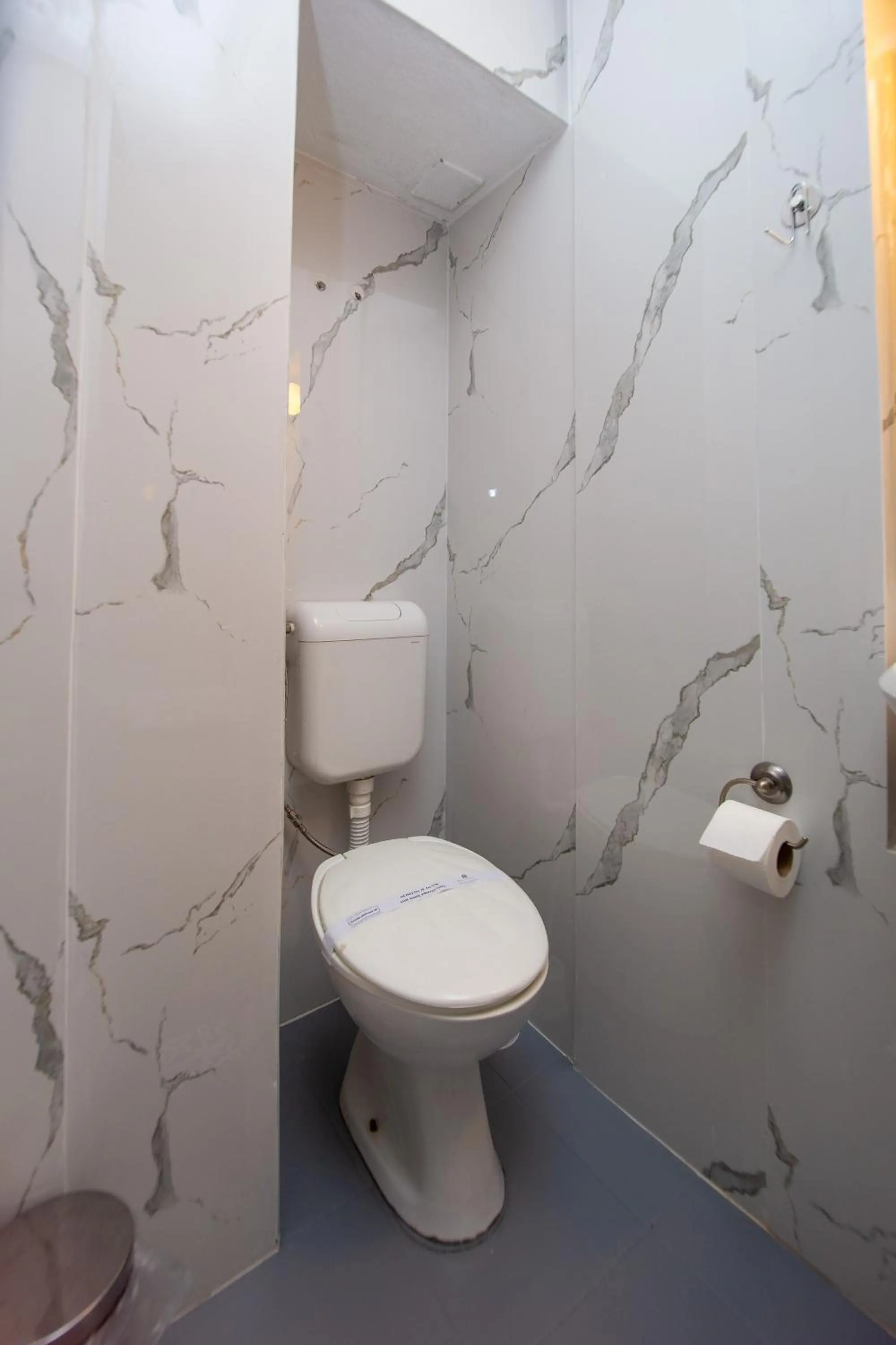 Toilet in New Hotel Kuč By Marvel