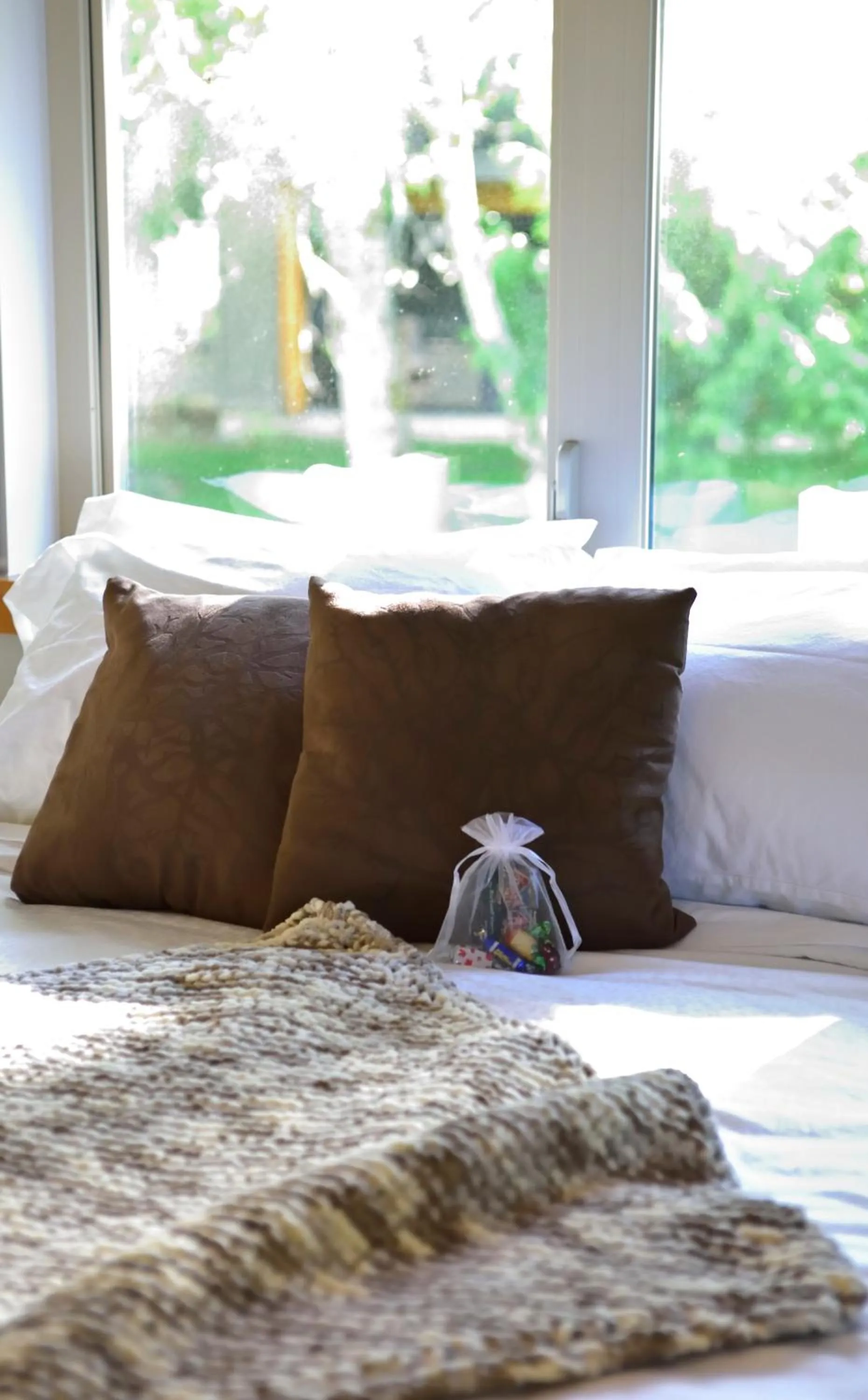 Decorative detail, Bed in The Rockwell-Harrison Guest Lodge