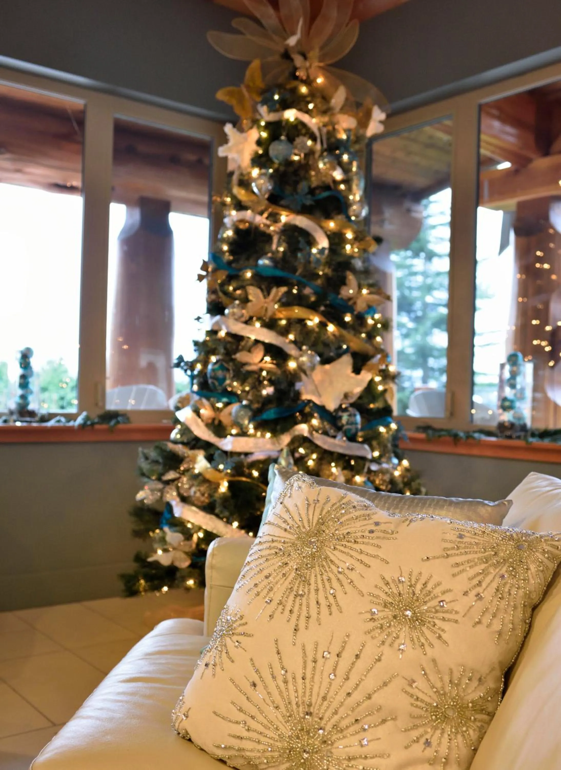 Communal lounge/ TV room in The Rockwell-Harrison Guest Lodge