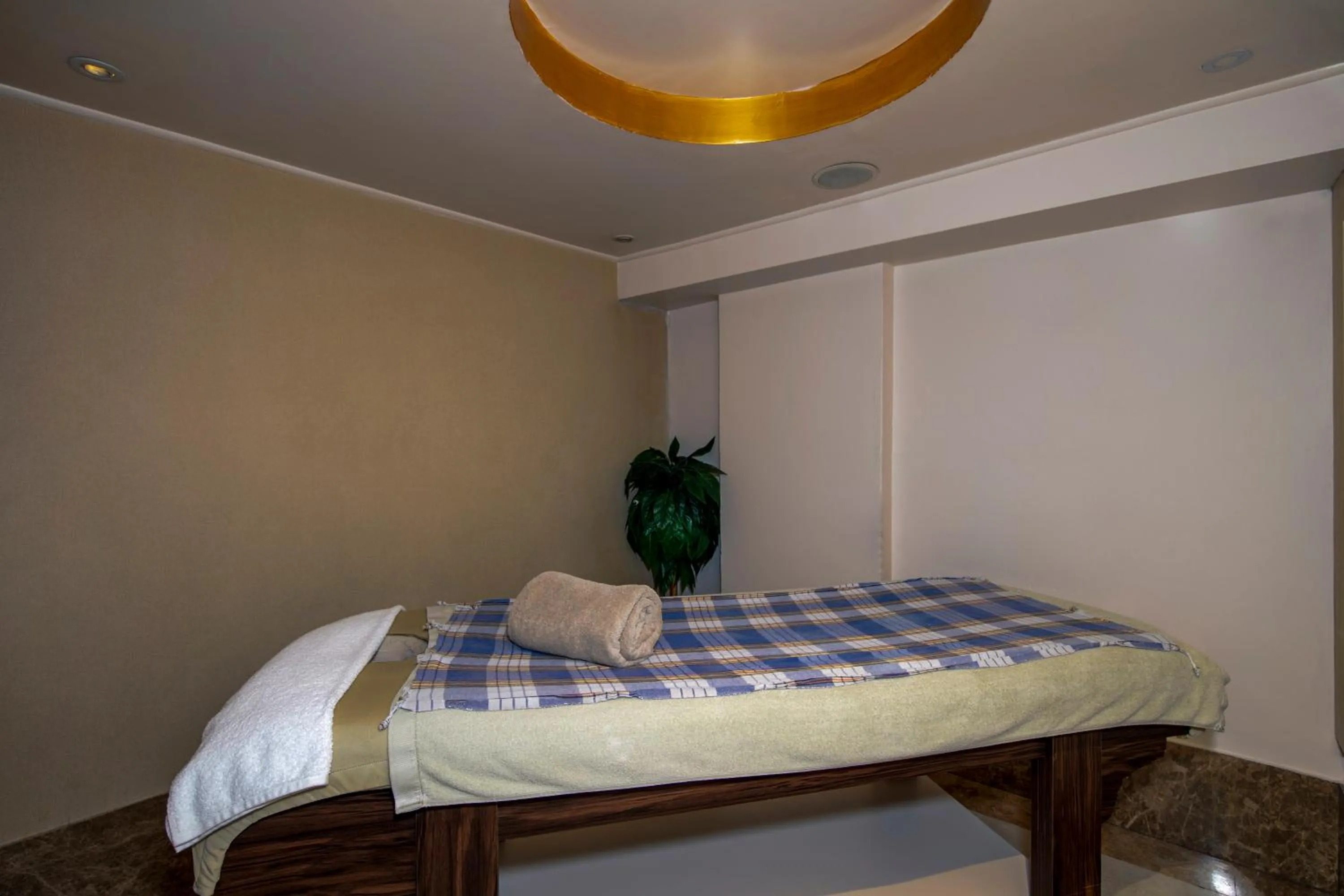 Massage, Bed in Tilia Hotel
