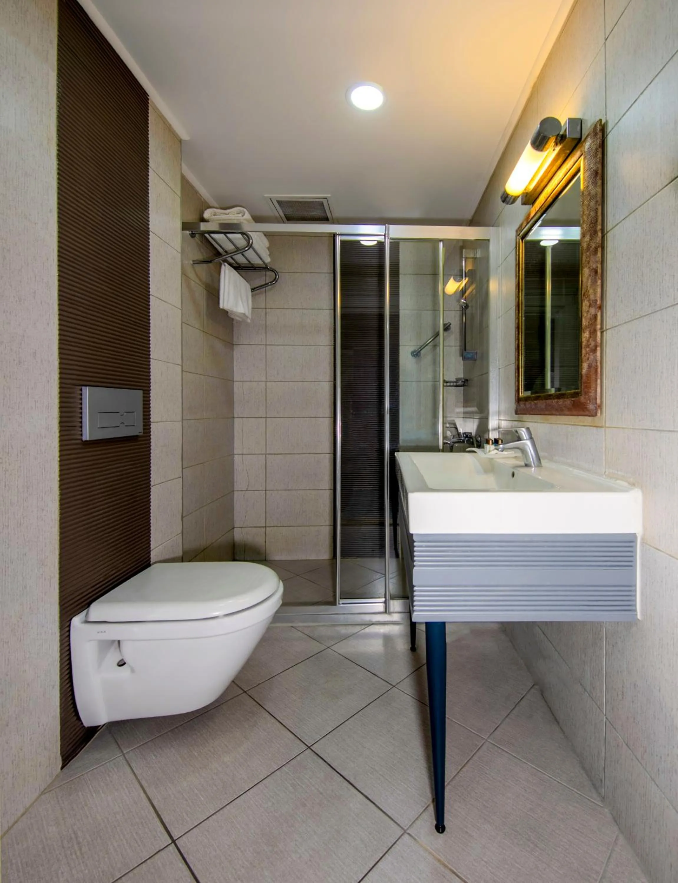 Shower in Tilia Hotel