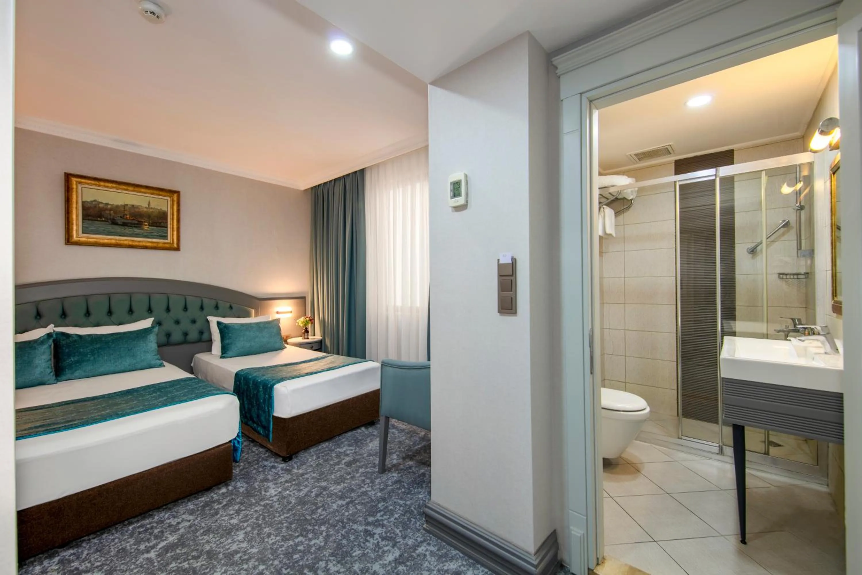 Shower, Bed in Tilia Hotel