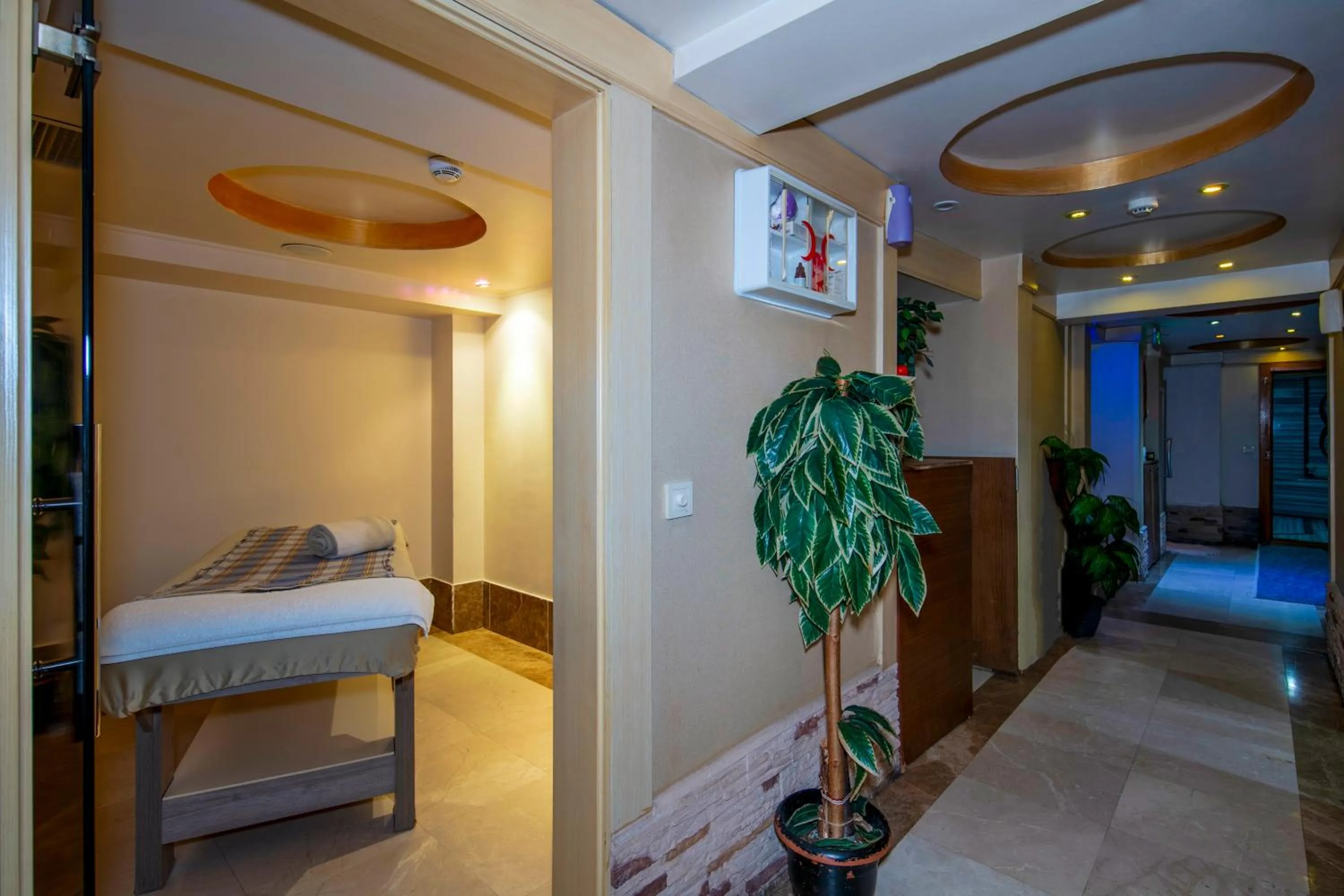 Massage, Bed in Tilia Hotel