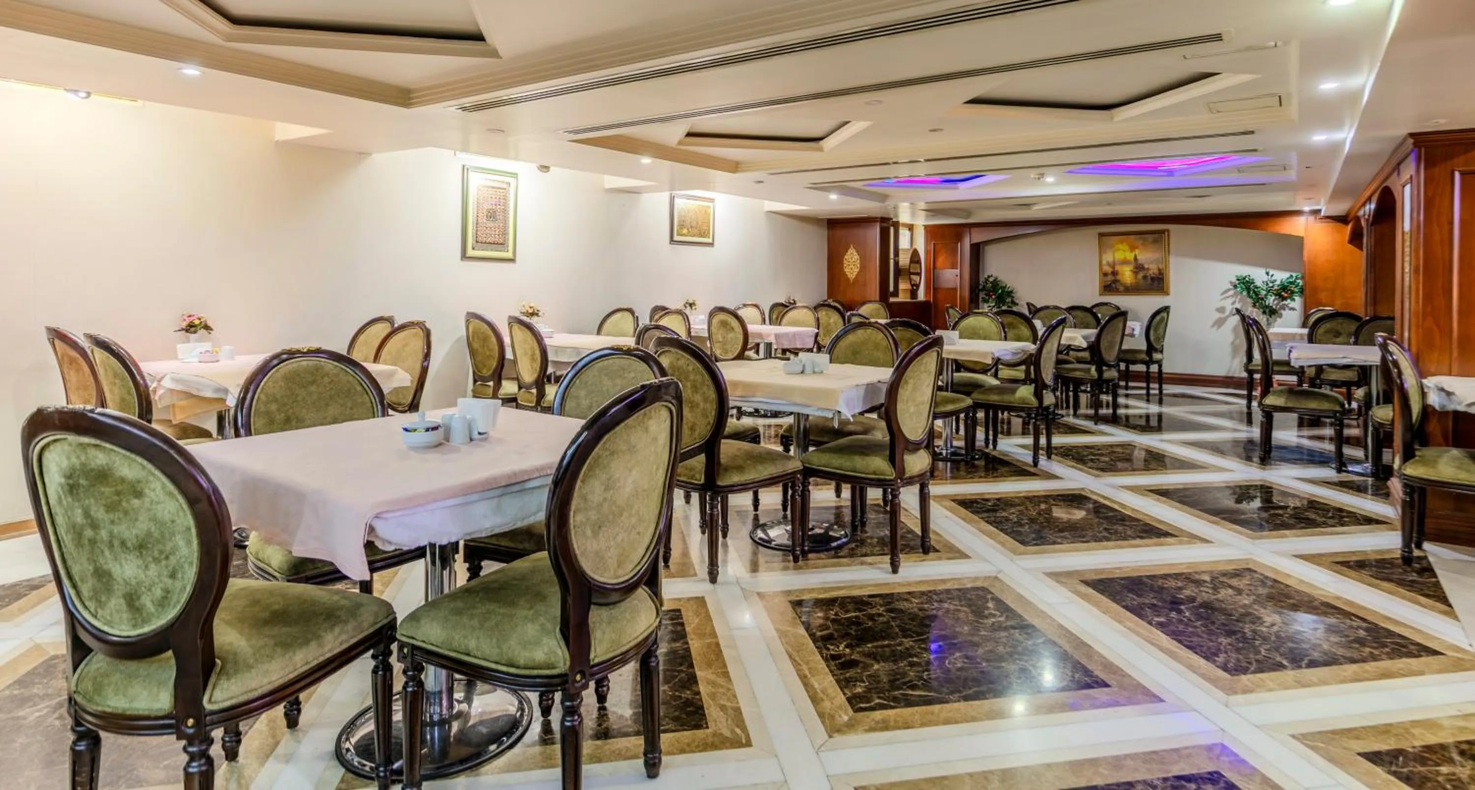 Restaurant/places to eat in Tilia Hotel