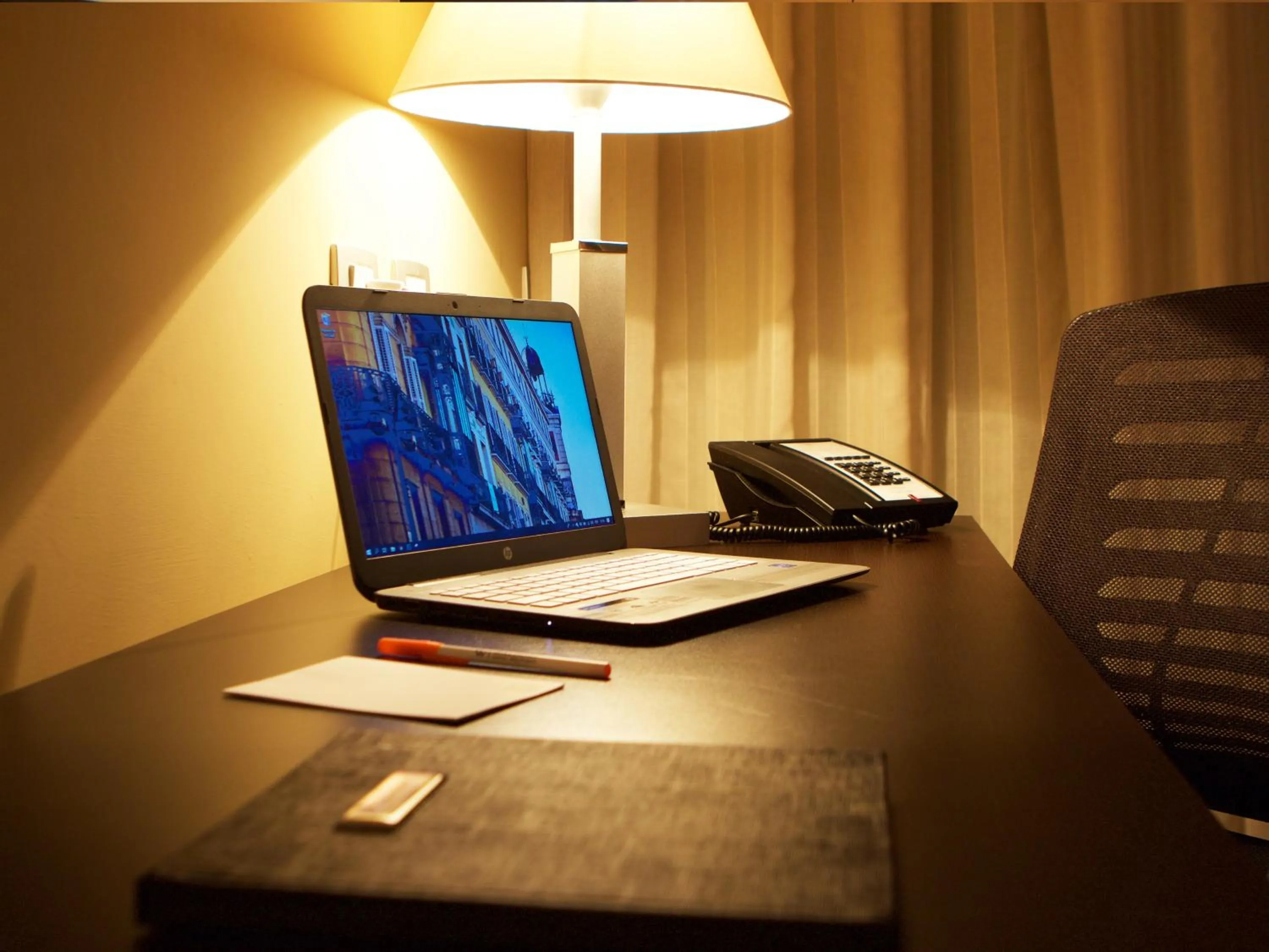 Business facilities in Waldorf Hotel