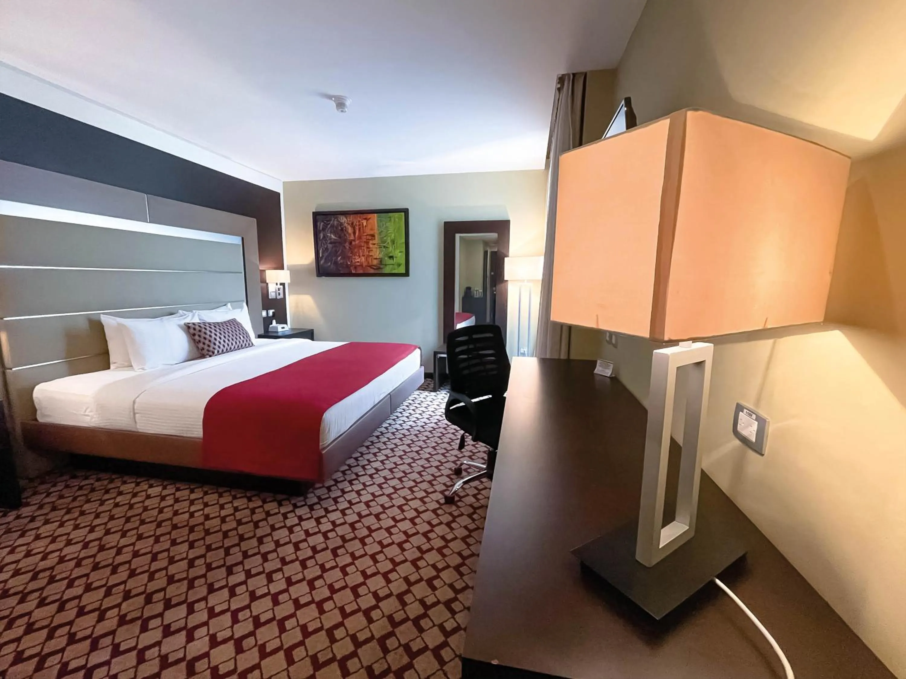 Photo of the whole room, Bed in Waldorf Hotel