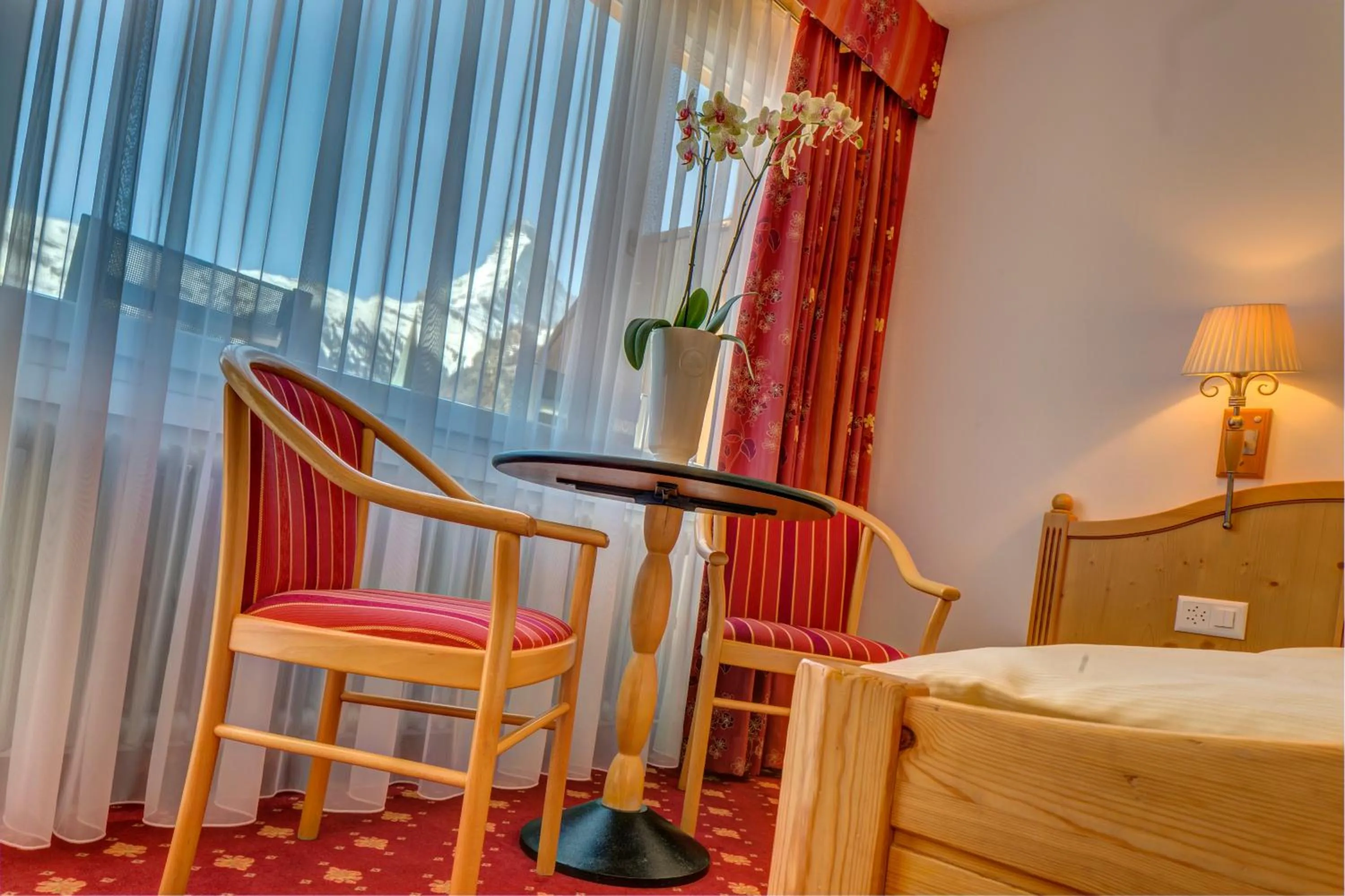 Mountain view, Bed in Hotel Excelsior